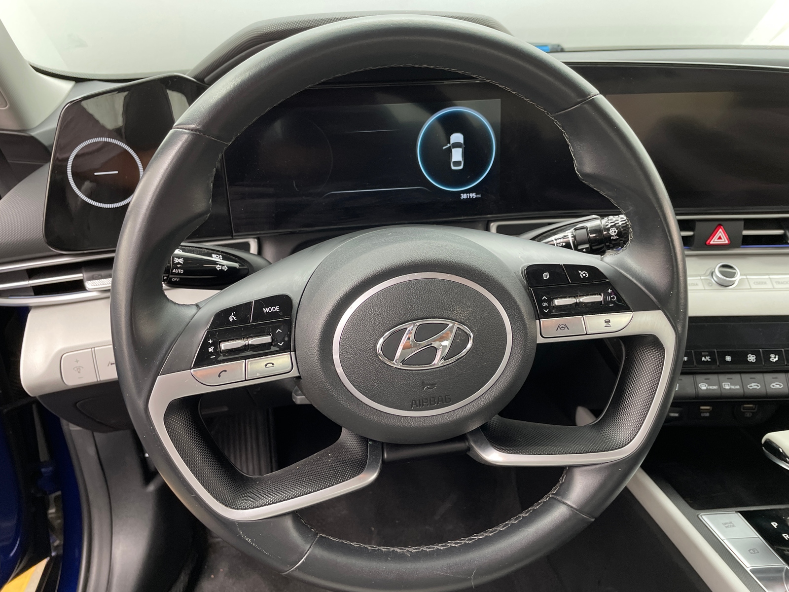 Thumbnail: 2022 Hyundai Elantra - 4