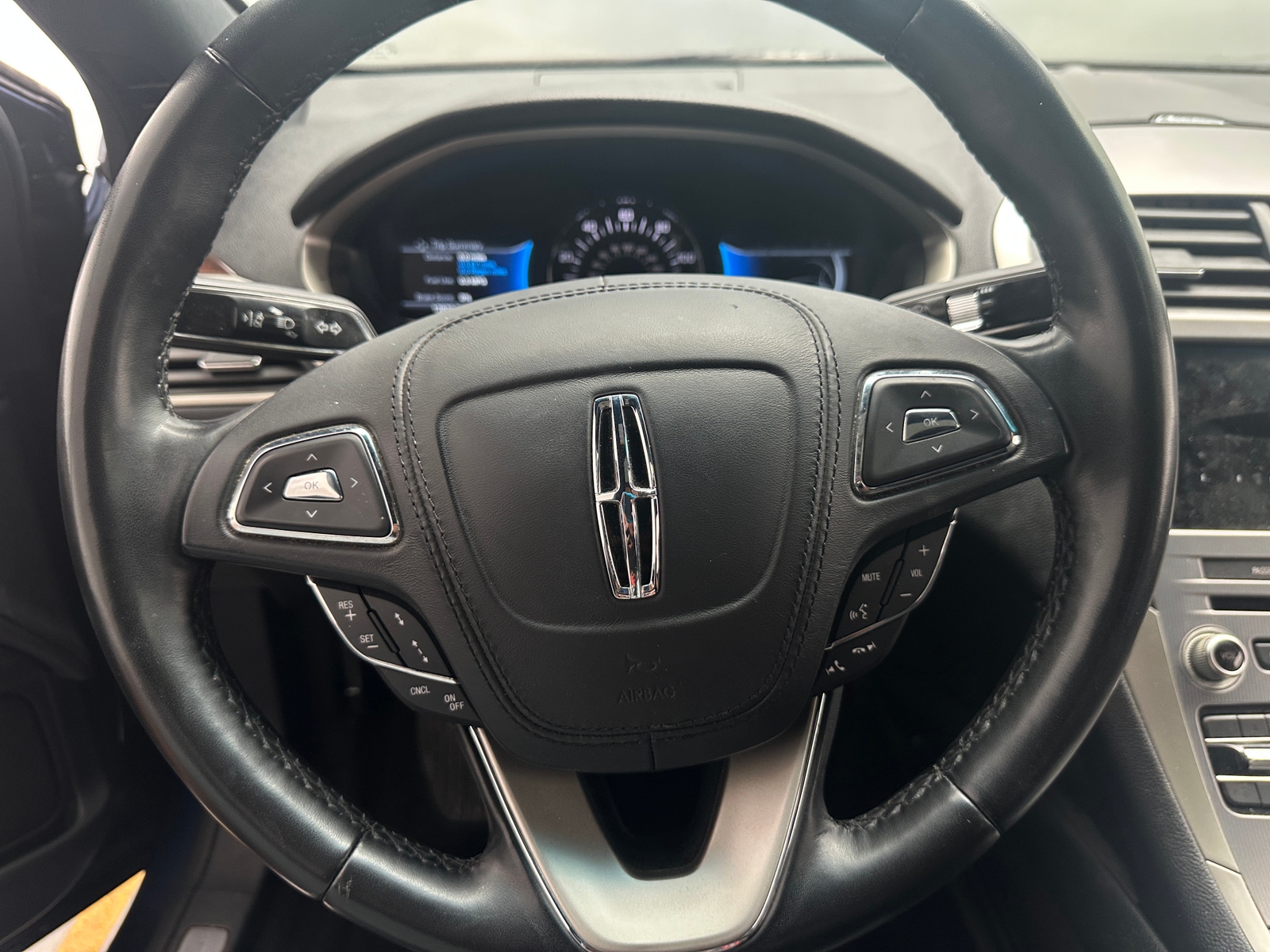 Thumbnail: 2019 Lincoln MKZ - 4
