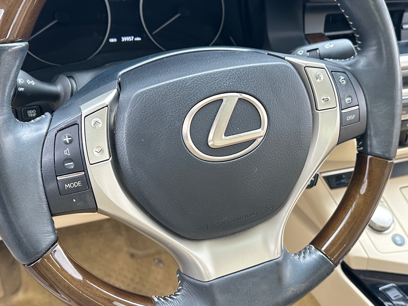 Thumbnail: 2014 Lexus ES - 4