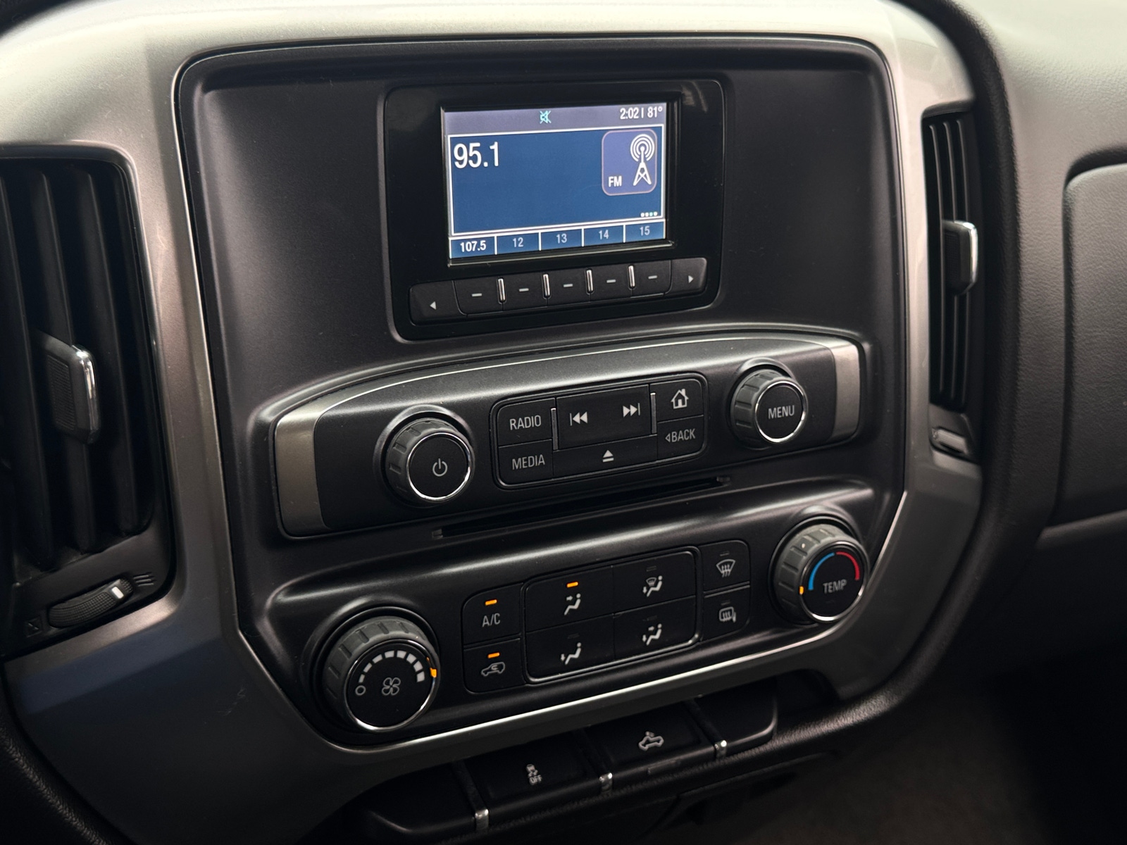 Thumbnail: 2014 Chevrolet Silverado 1500 - 4