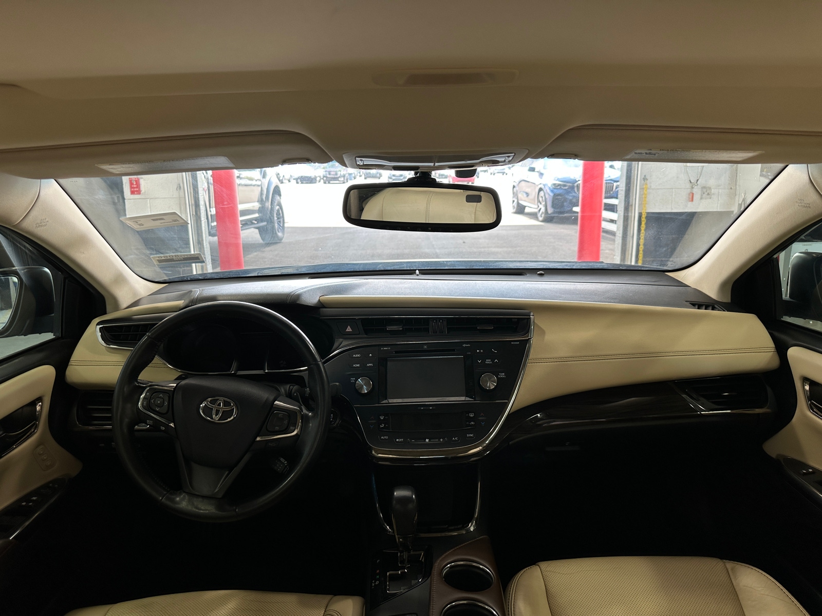 Thumbnail: 2015 Toyota Avalon - 2