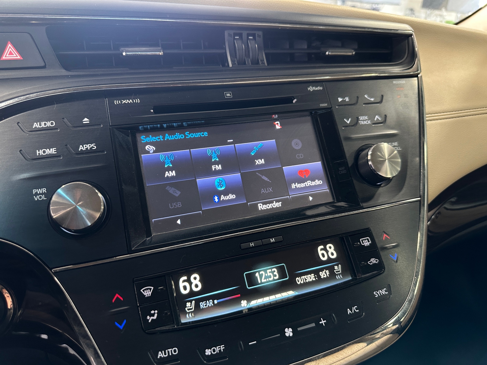 Thumbnail: 2015 Toyota Avalon - 3