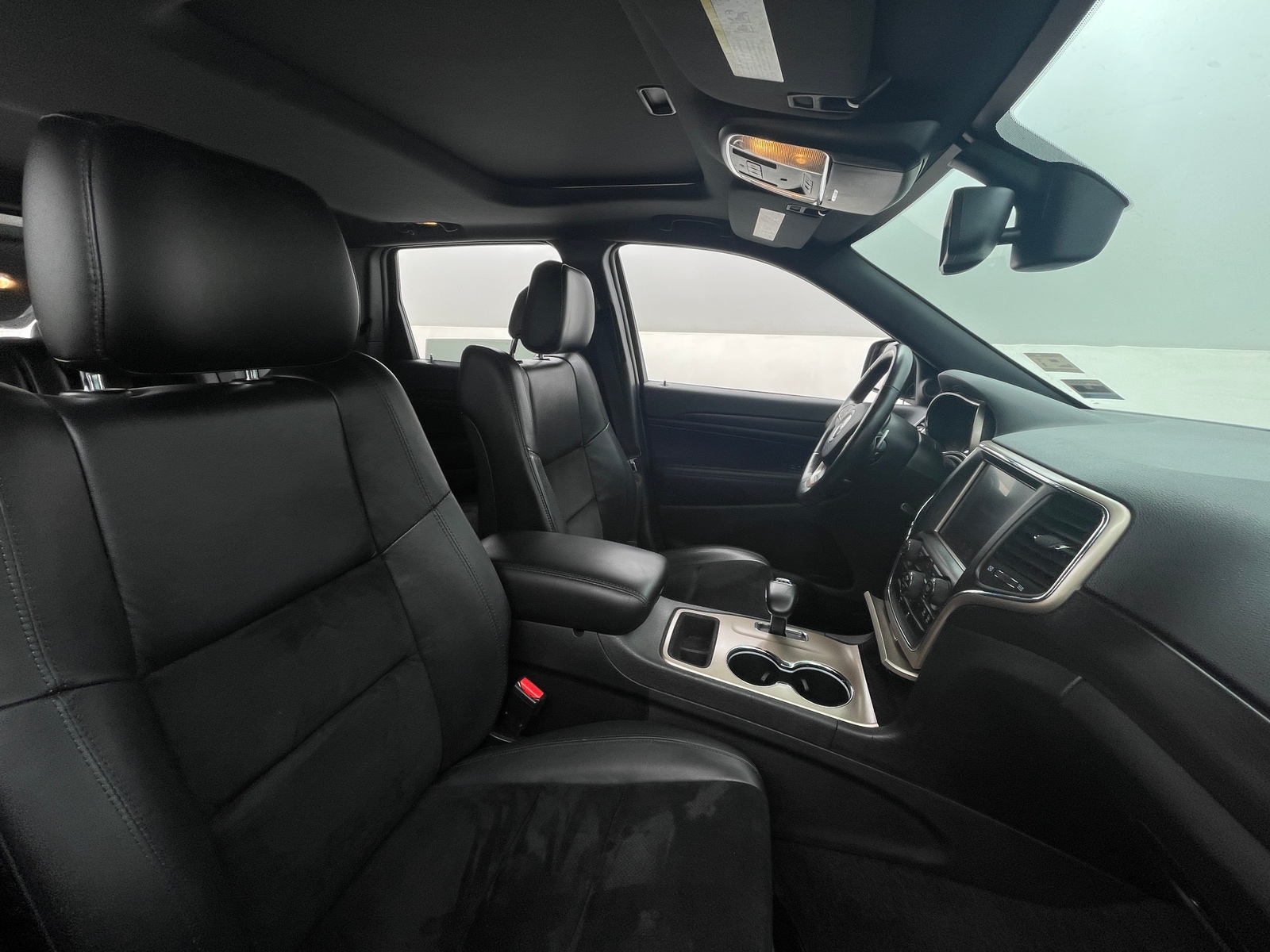 Thumbnail: 2015 Jeep Grand Cherokee - 2