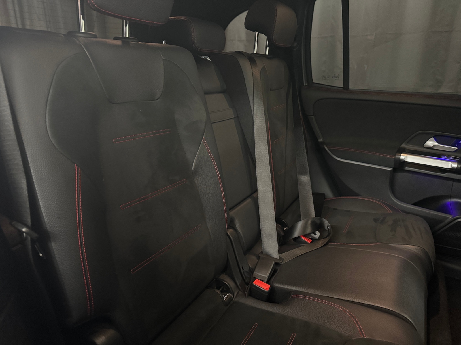 Thumbnail: 2020 Mercedes-Benz GLB - 5