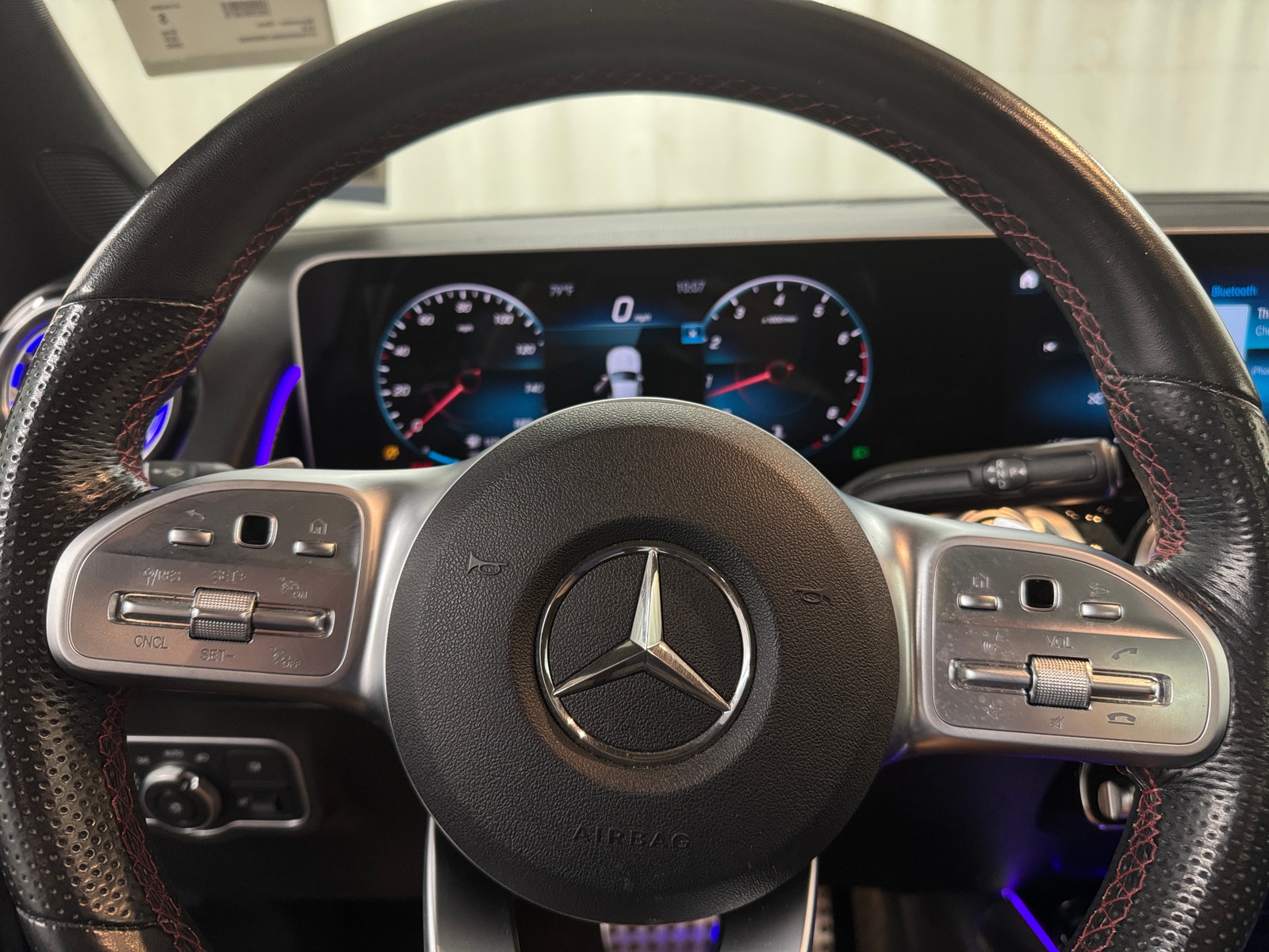 Thumbnail: 2020 Mercedes-Benz GLB - 4