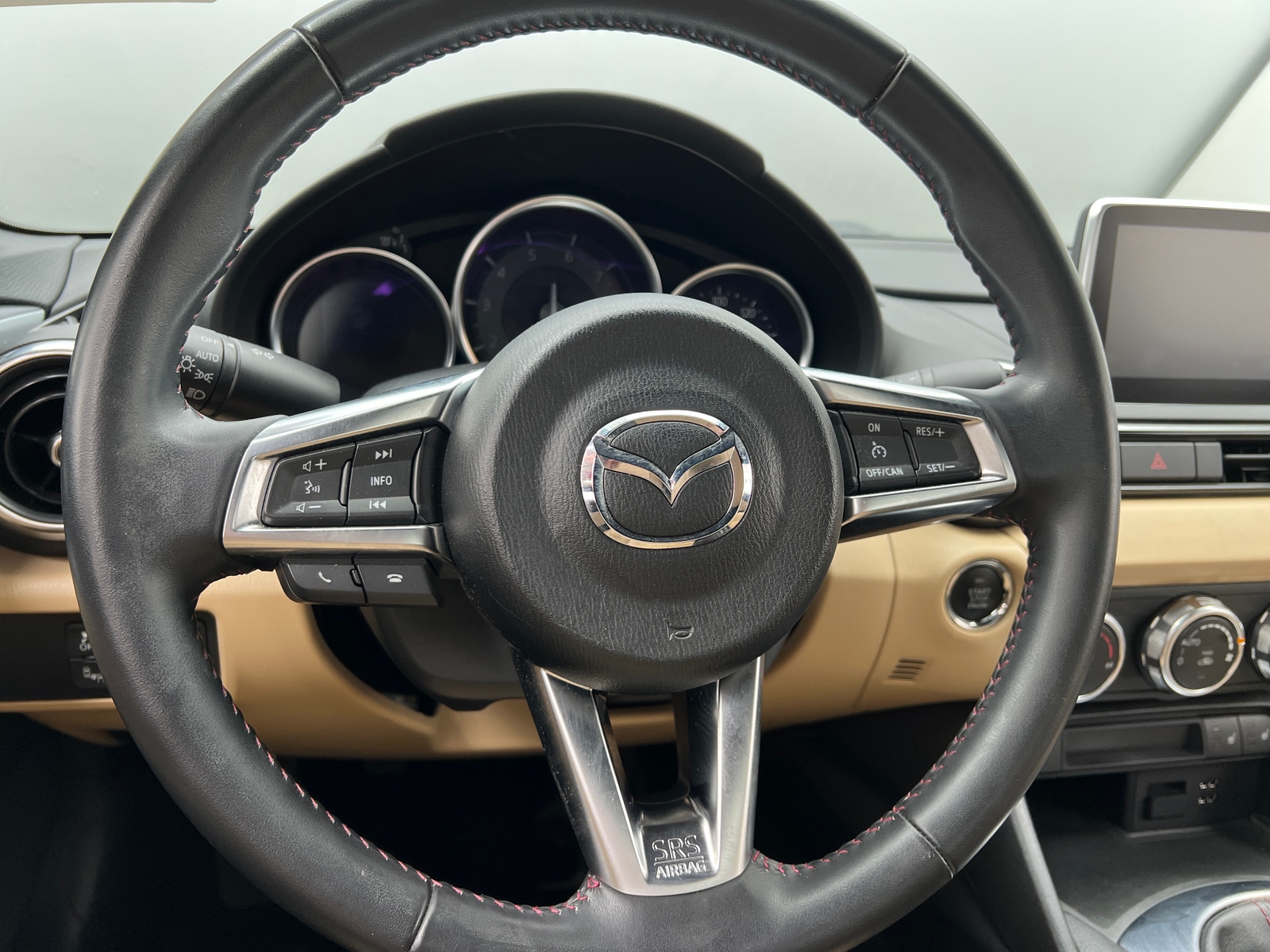 Thumbnail: 2016 Mazda MX-5 Miata - 4