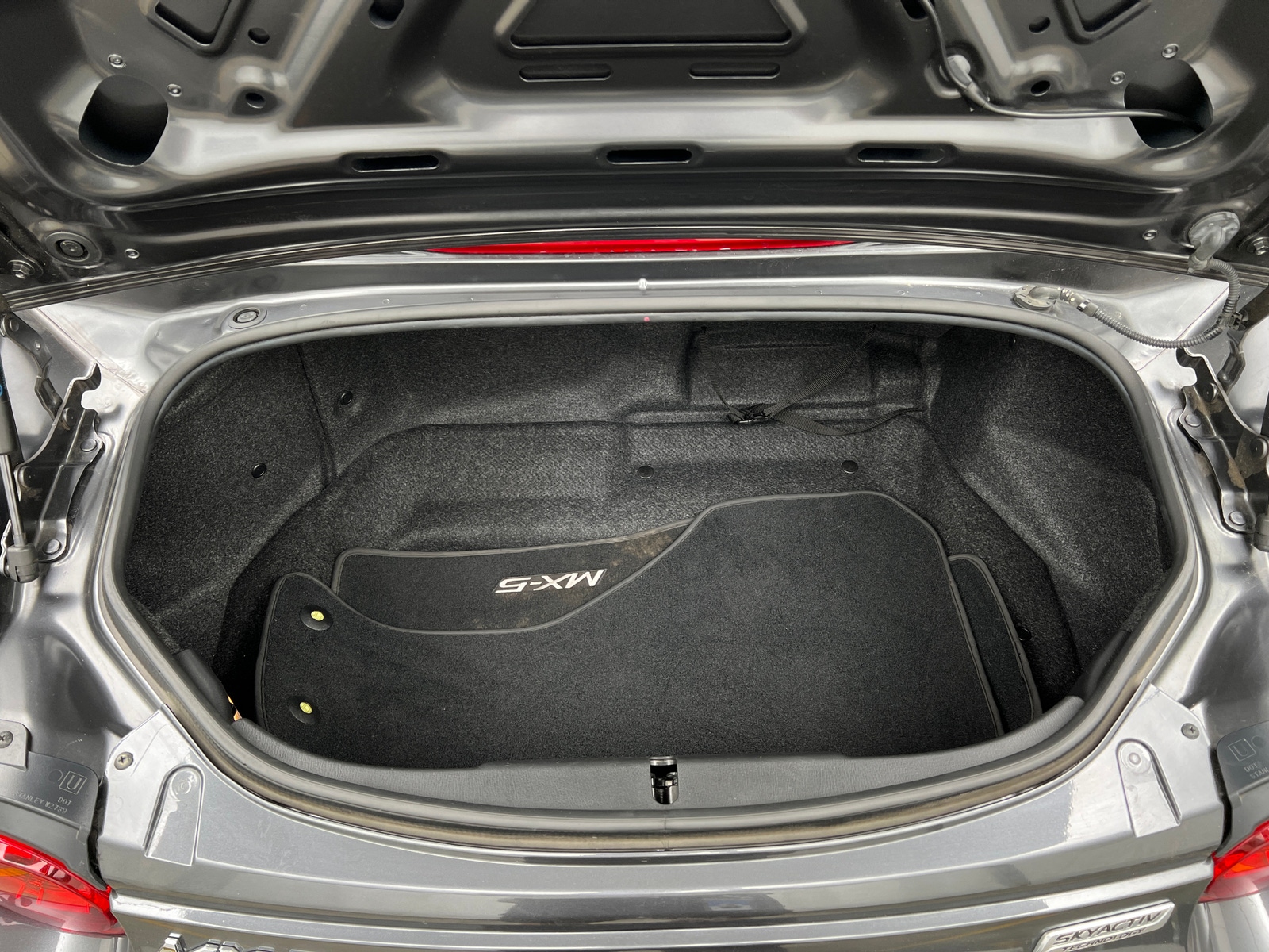 Thumbnail: 2016 Mazda MX-5 Miata - 5