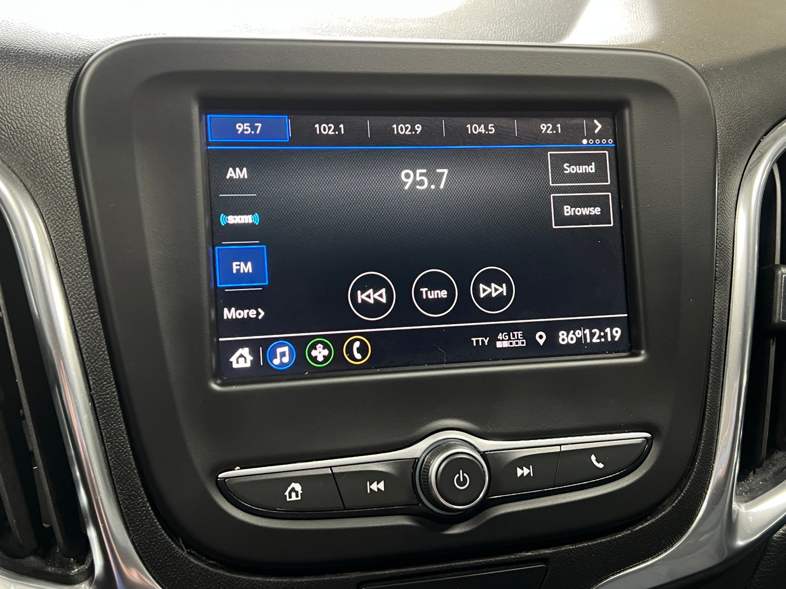 Thumbnail: 2020 Chevrolet Equinox - 4