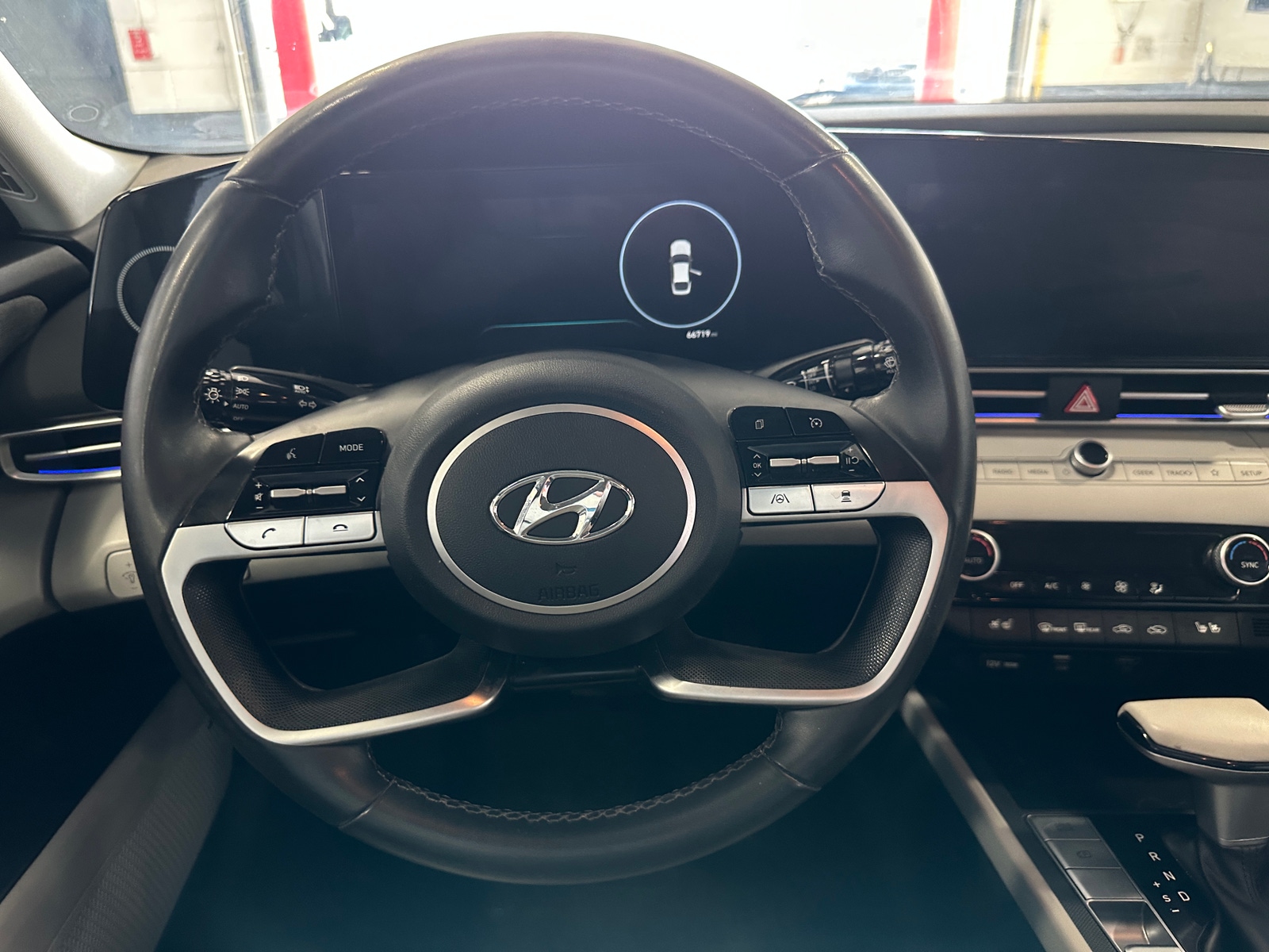 Thumbnail: 2023 Hyundai Elantra - 4