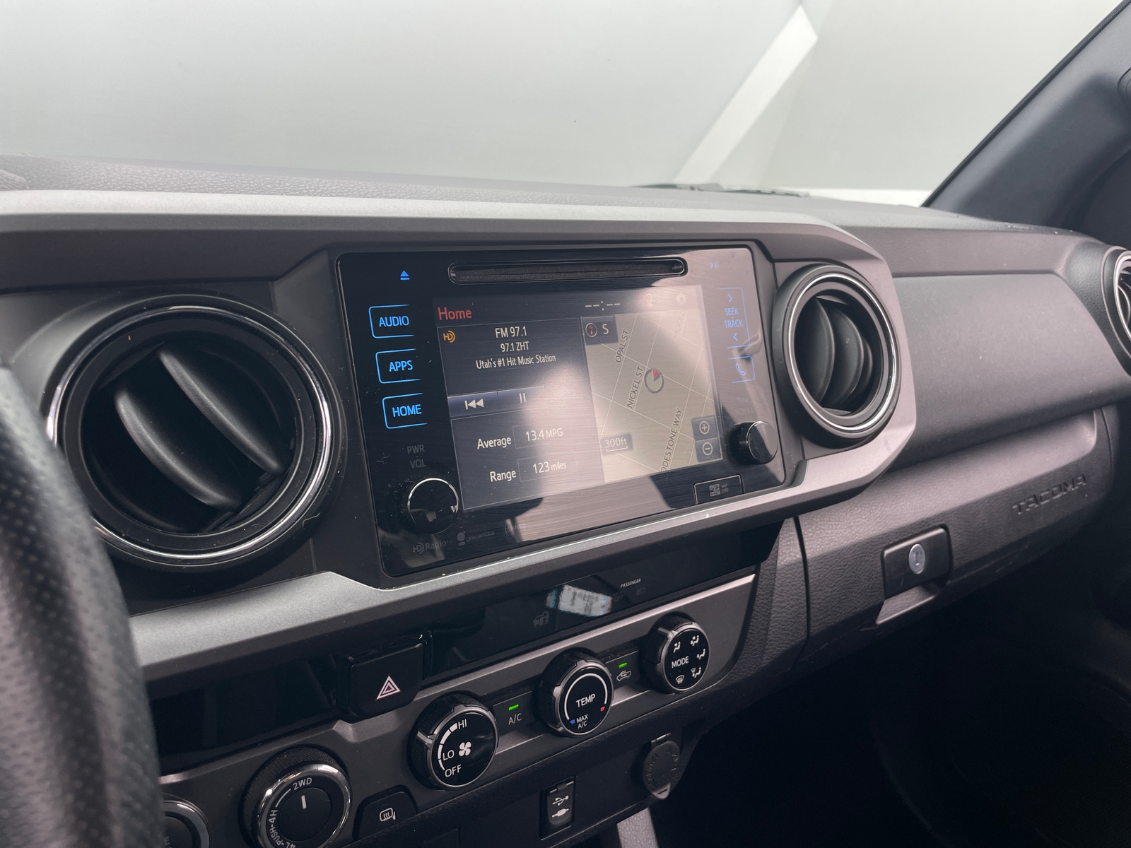 Thumbnail: 2016 Toyota Tacoma - 4