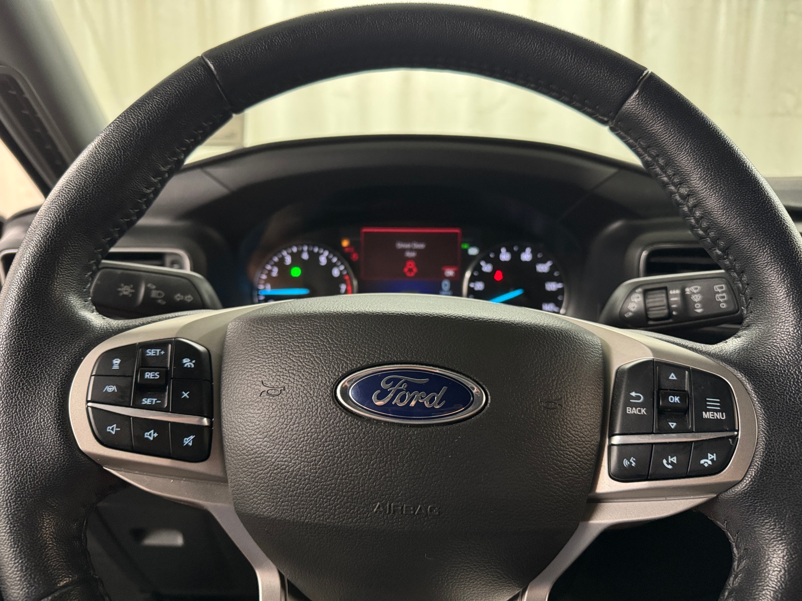 Thumbnail: 2022 Ford Explorer - 4
