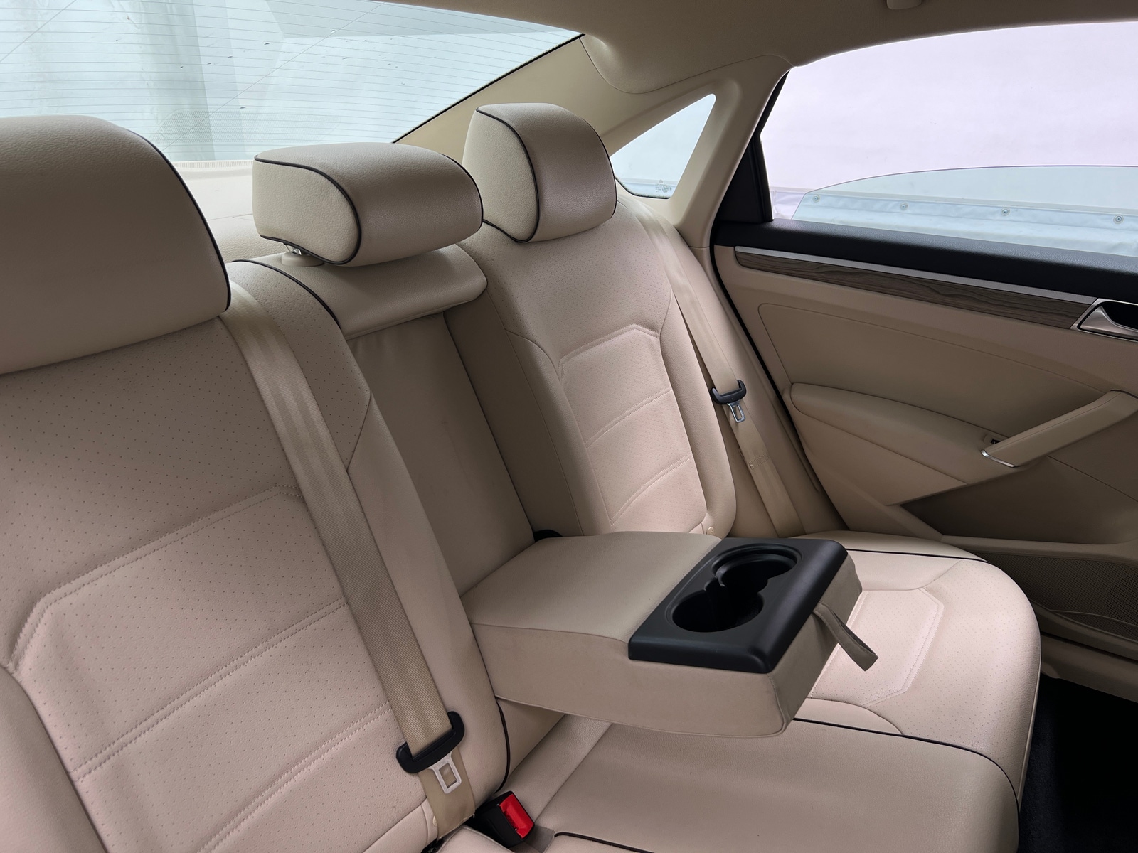 Thumbnail: 2016 Volkswagen Passat - 5