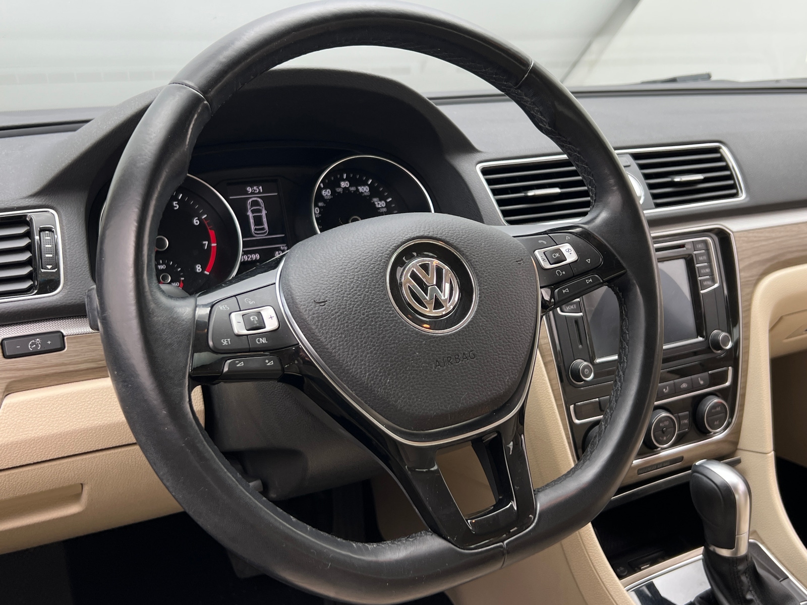 Thumbnail: 2016 Volkswagen Passat - 4