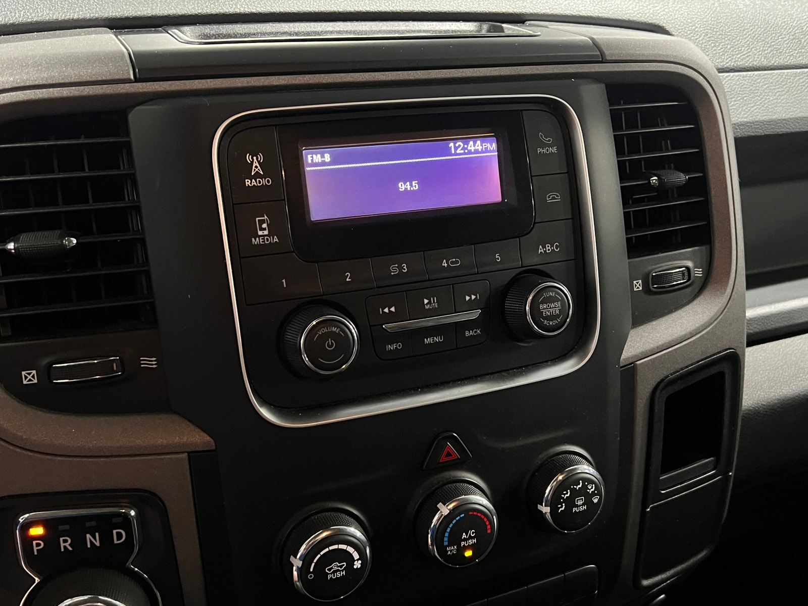 Thumbnail: 2019 RAM 1500 Classic - 4