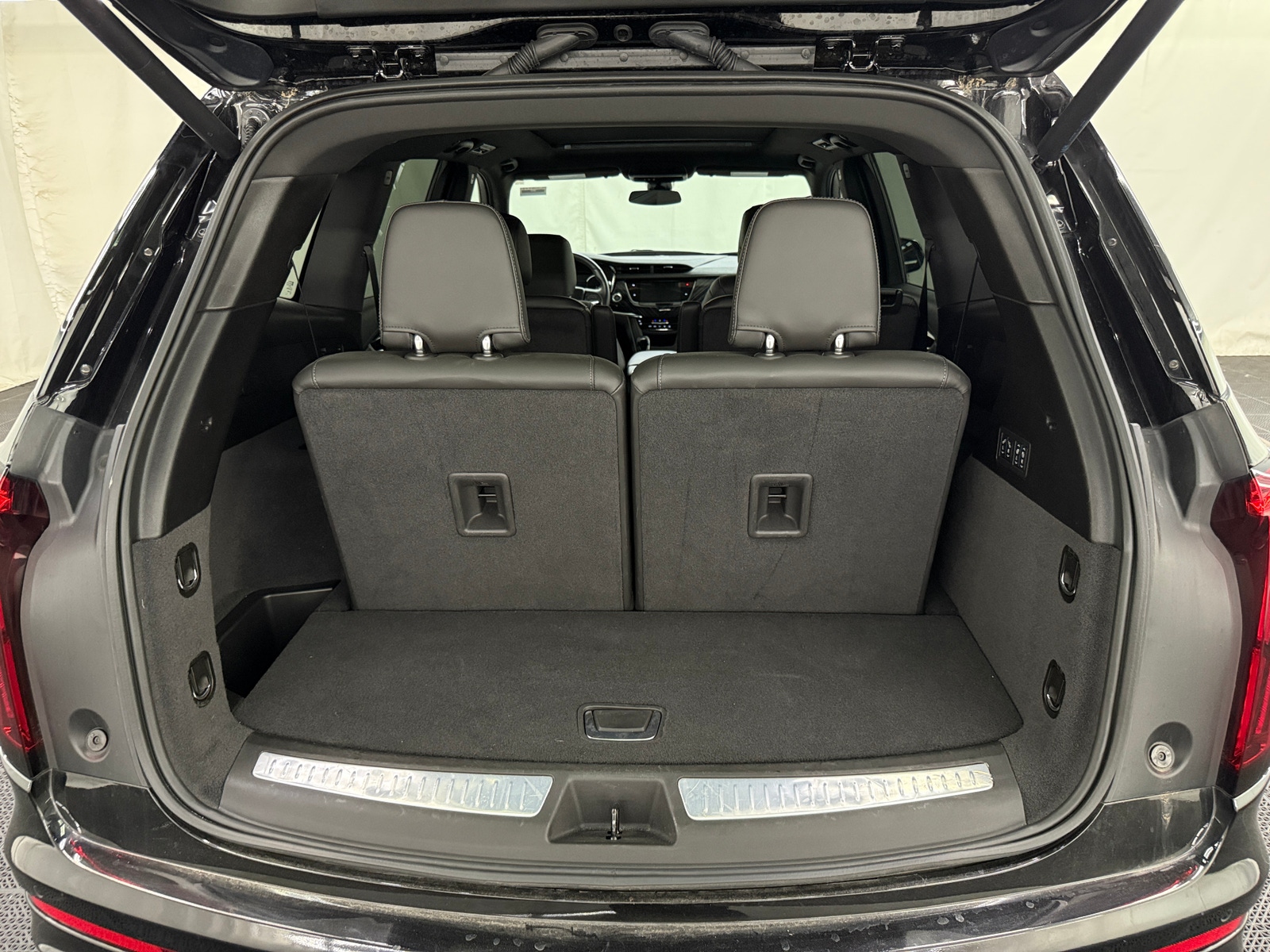 Thumbnail: 2025 Cadillac XT6 - 6