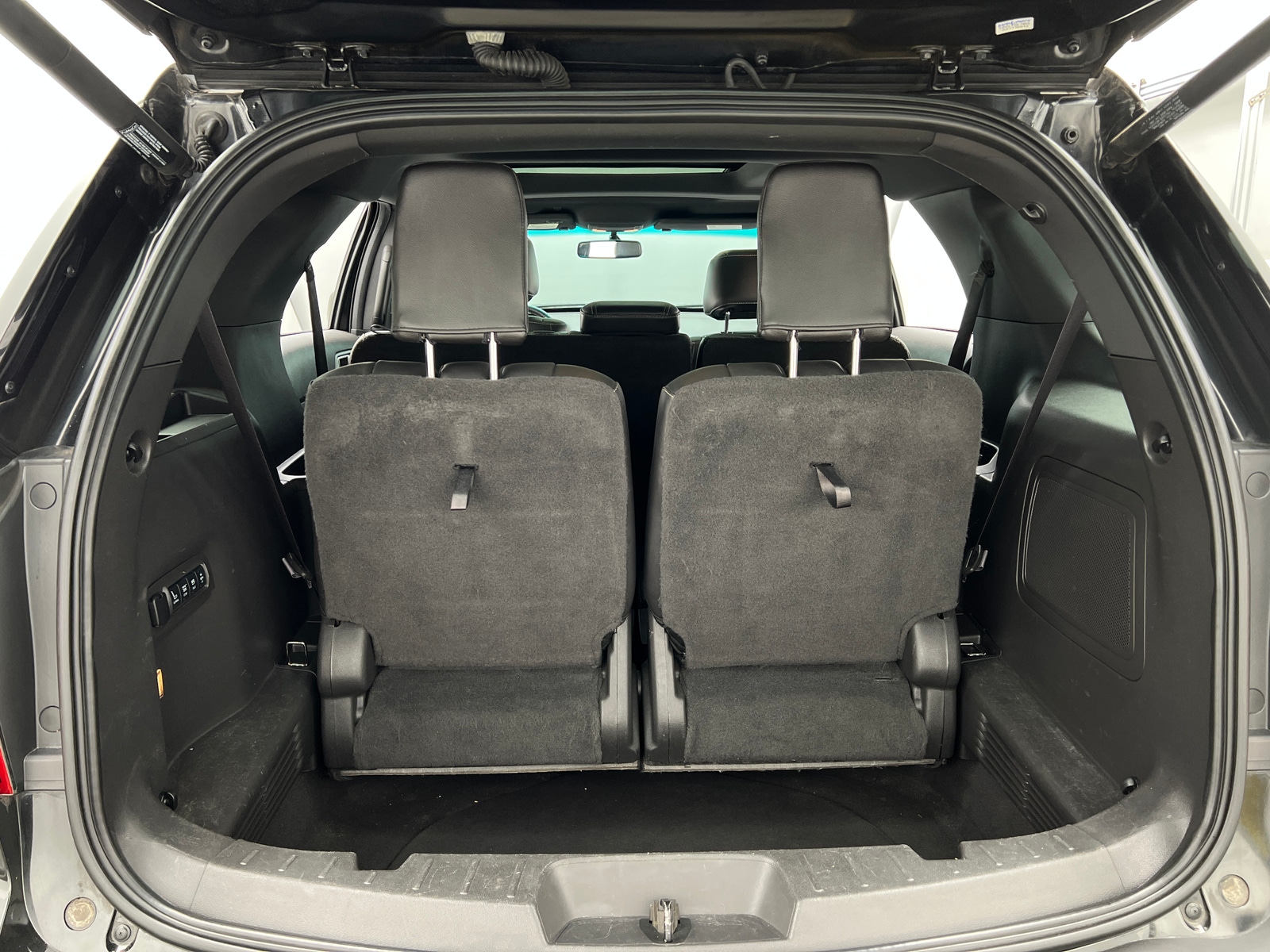 Thumbnail: 2015 Ford Explorer - 6