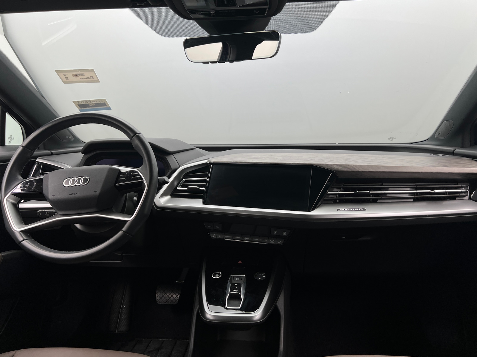 Thumbnail: 2023 Audi Q4 e-tron - 3