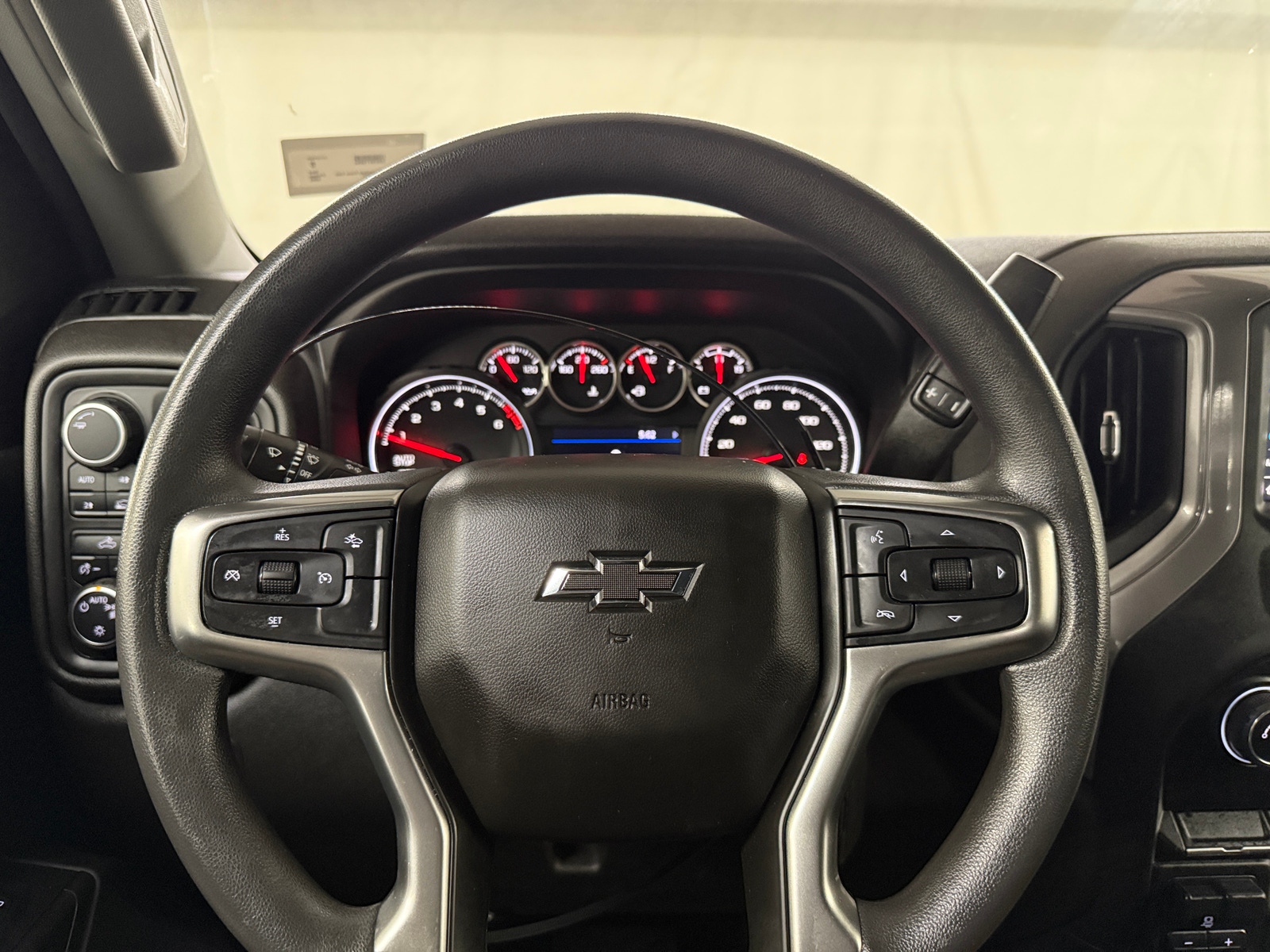 Thumbnail: 2022 Chevrolet Silverado 1500 - 5