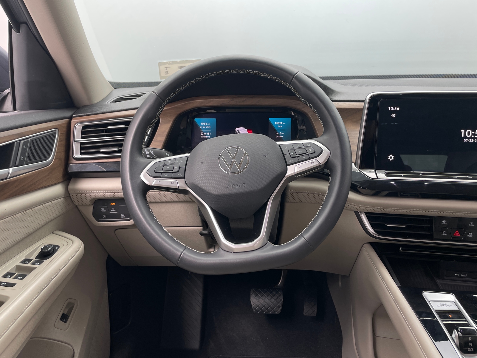 Thumbnail: 2024 Volkswagen Atlas - 4