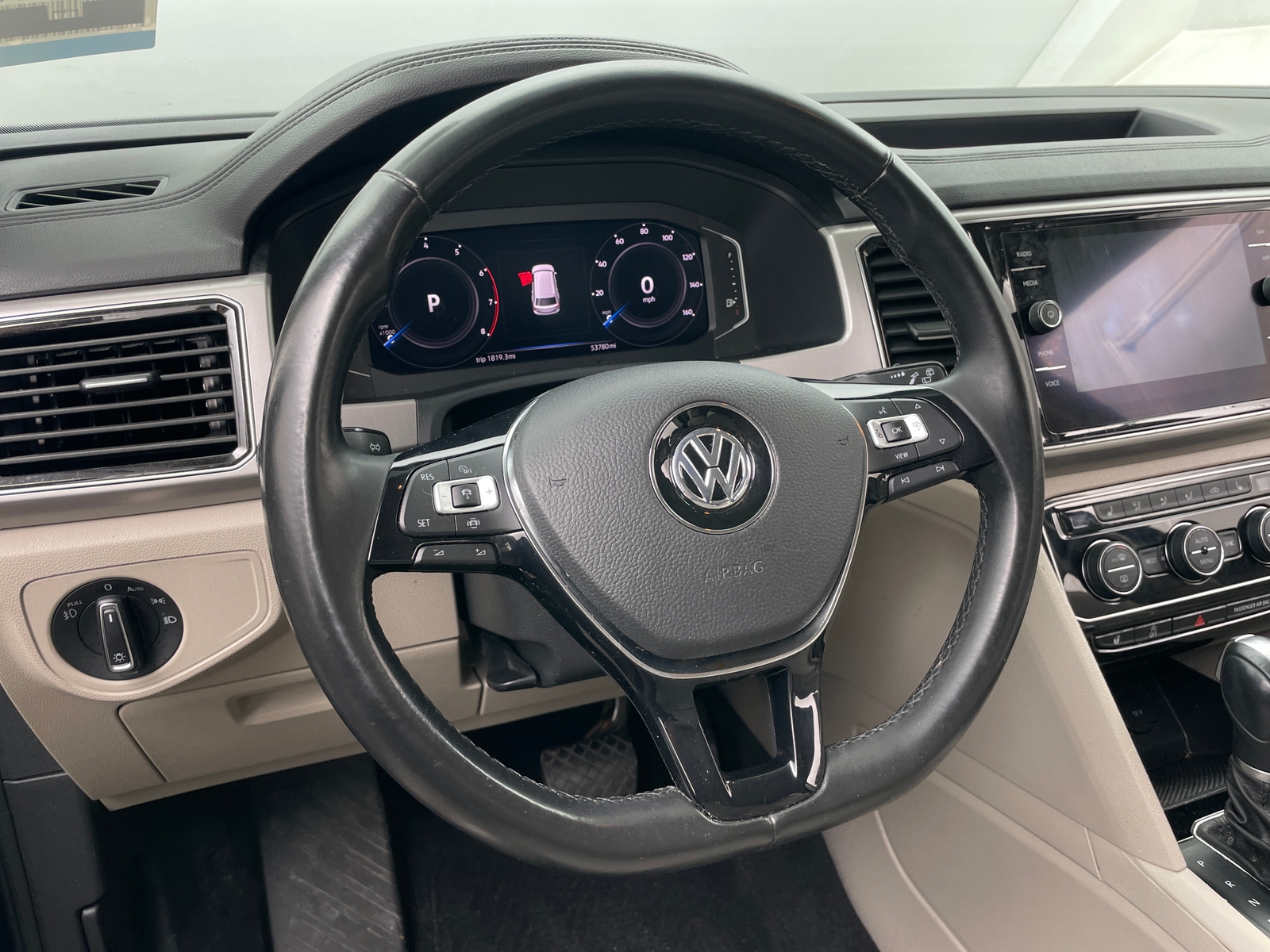 Thumbnail: 2019 Volkswagen Atlas - 4