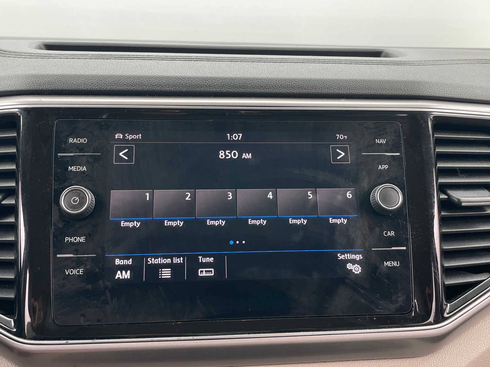 Thumbnail: 2019 Volkswagen Atlas - 3