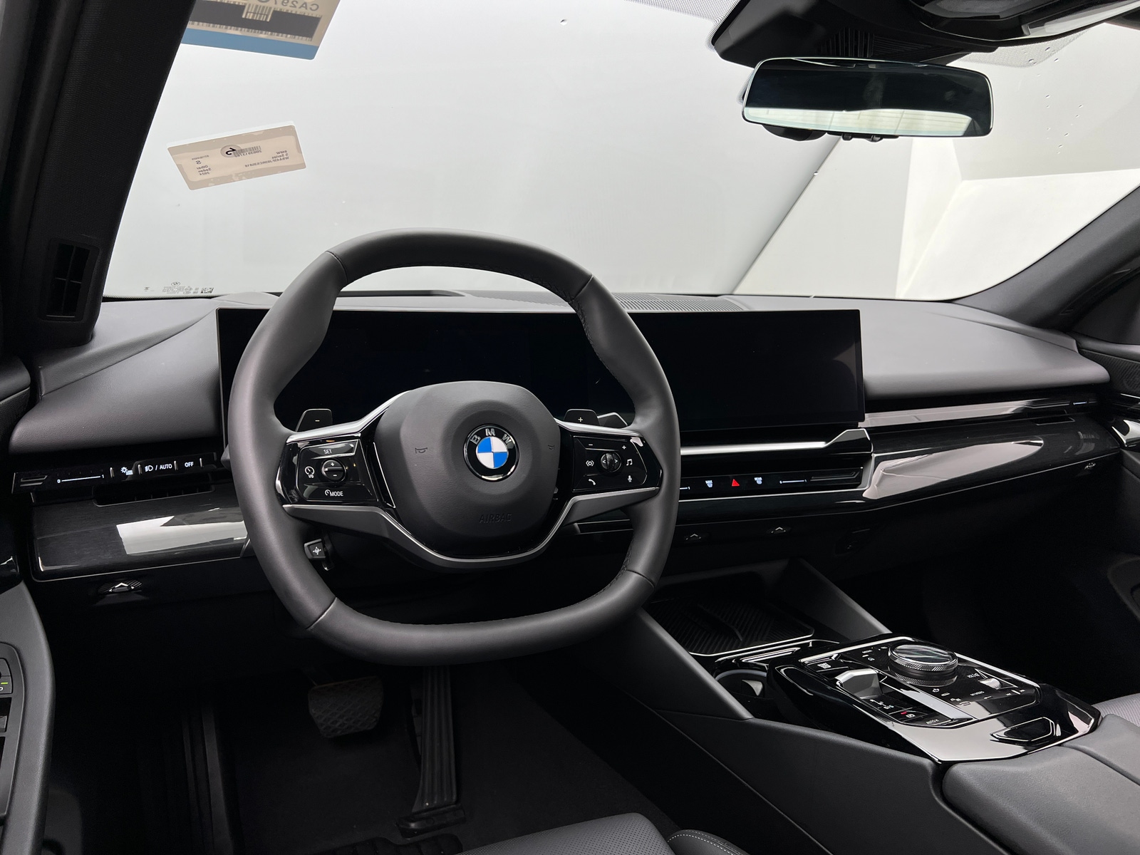 Thumbnail: 2024 BMW 5 Series - 2
