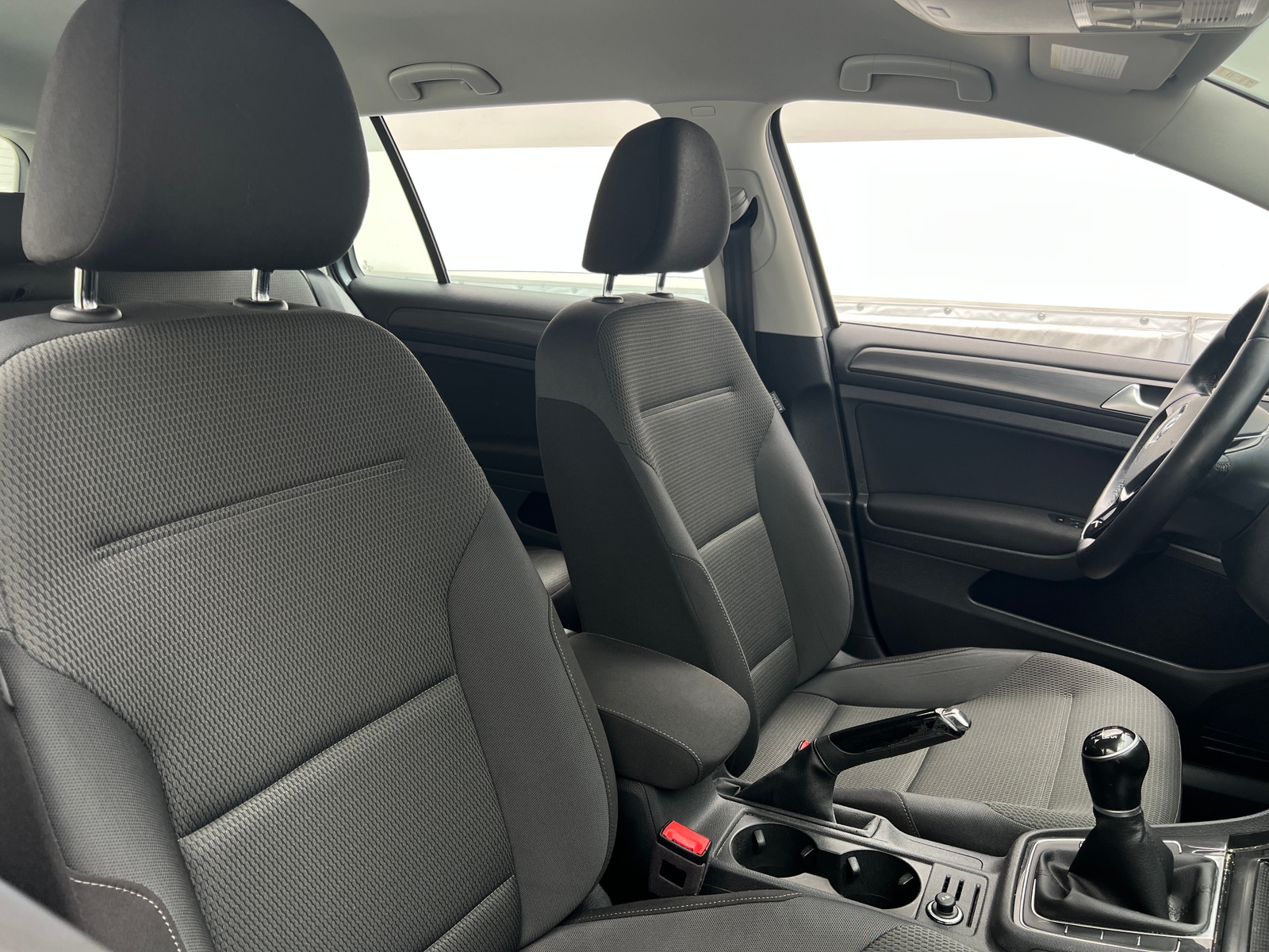 Thumbnail: 2018 Volkswagen e-Golf - 2