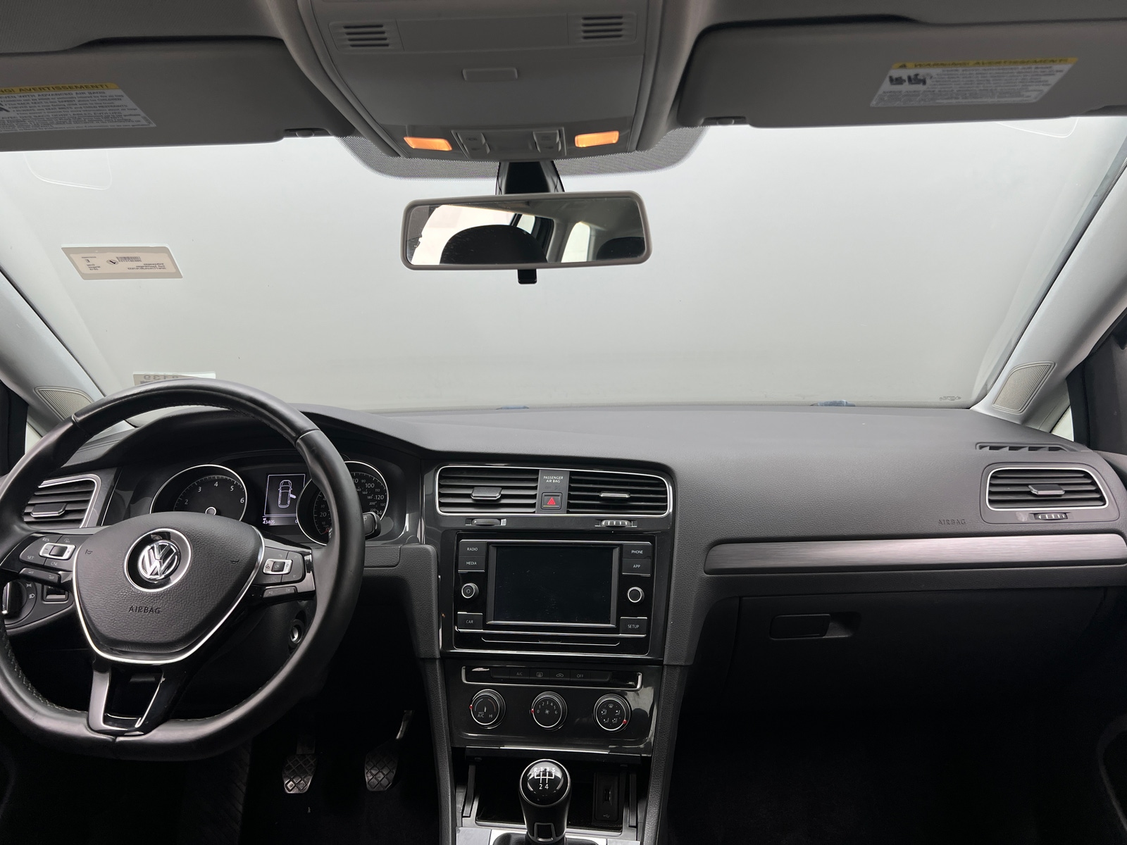 Thumbnail: 2018 Volkswagen e-Golf - 3