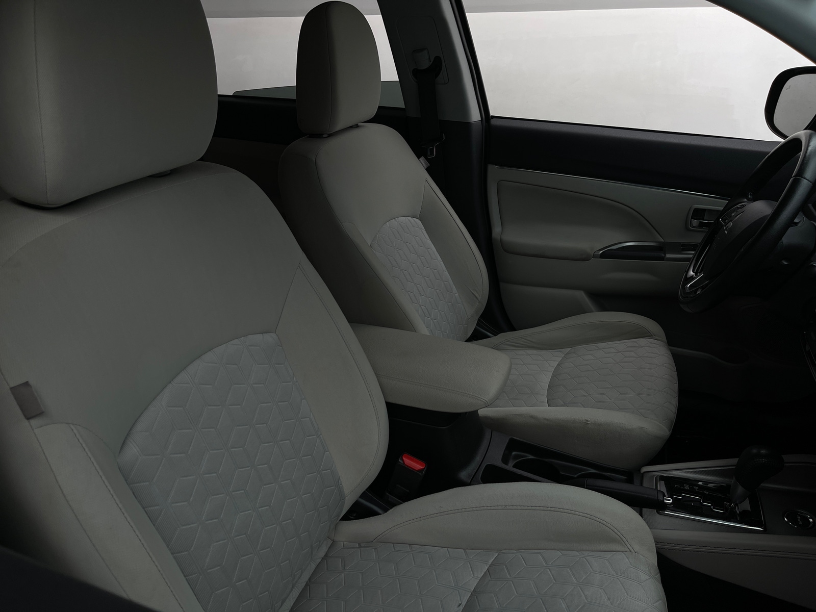 Thumbnail: 2020 Mitsubishi Outlander Sport - 2