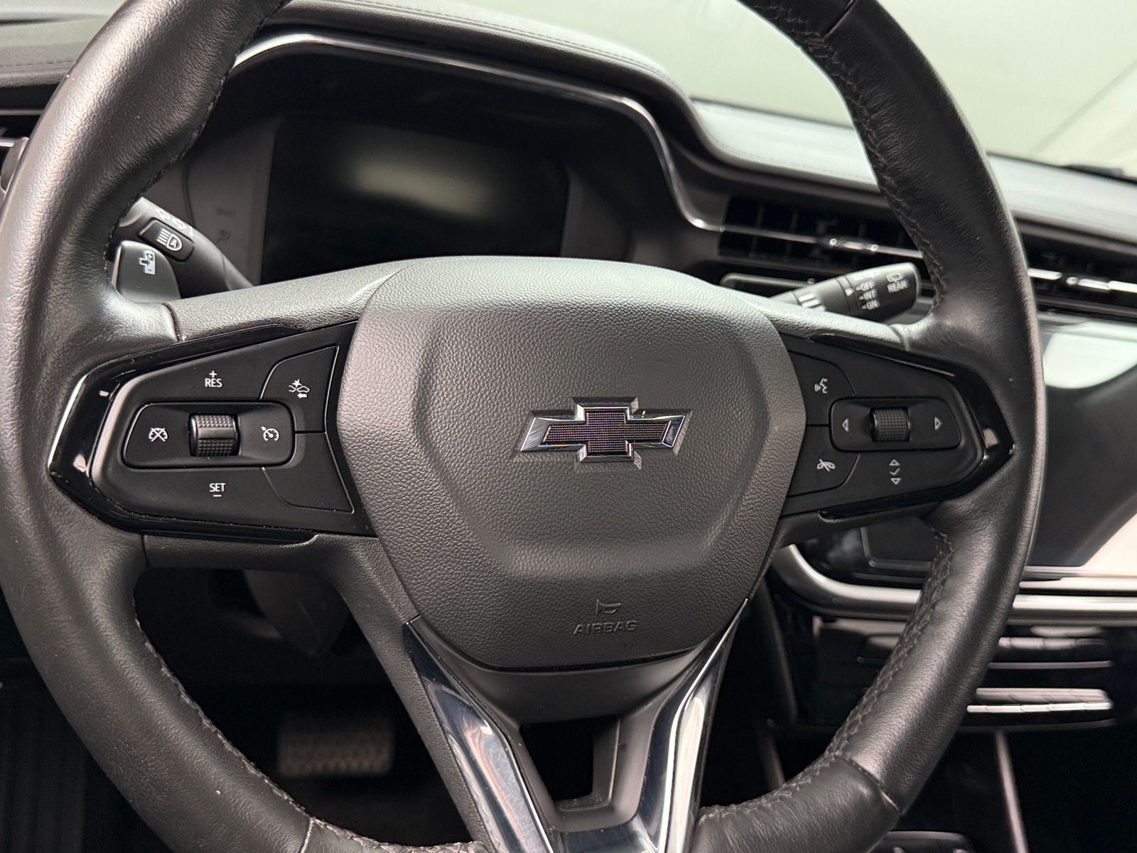 Thumbnail: 2023 Chevrolet Bolt EUV - 4