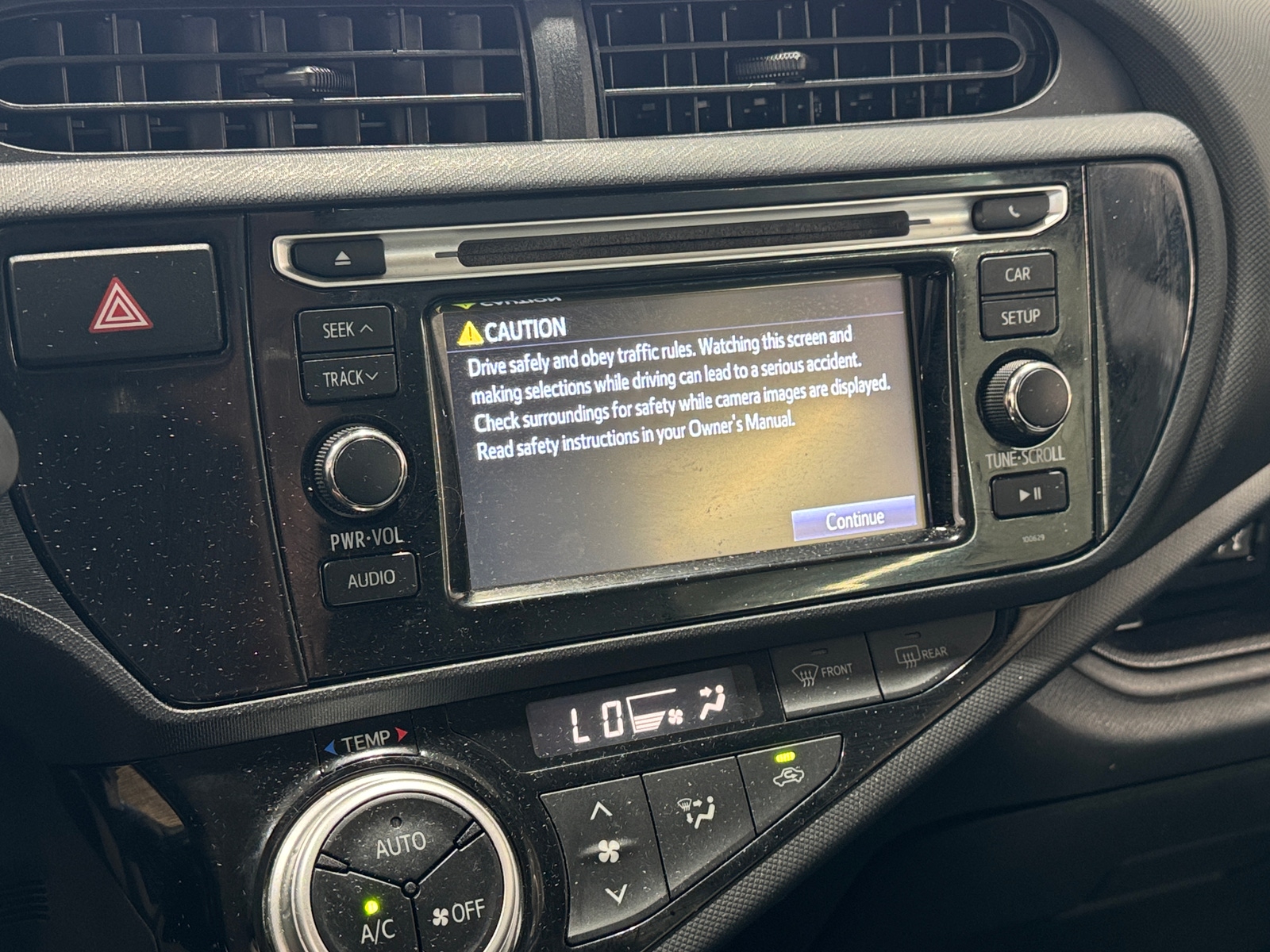 Thumbnail: 2016 Toyota Prius c - 4