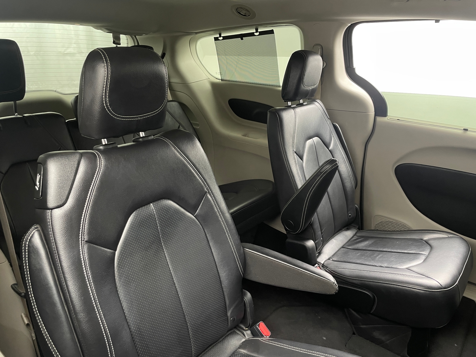 Thumbnail: 2022 Chrysler Pacifica - 5