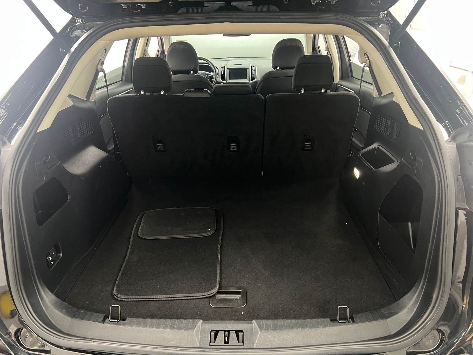 Thumbnail: 2019 Ford Edge - 7