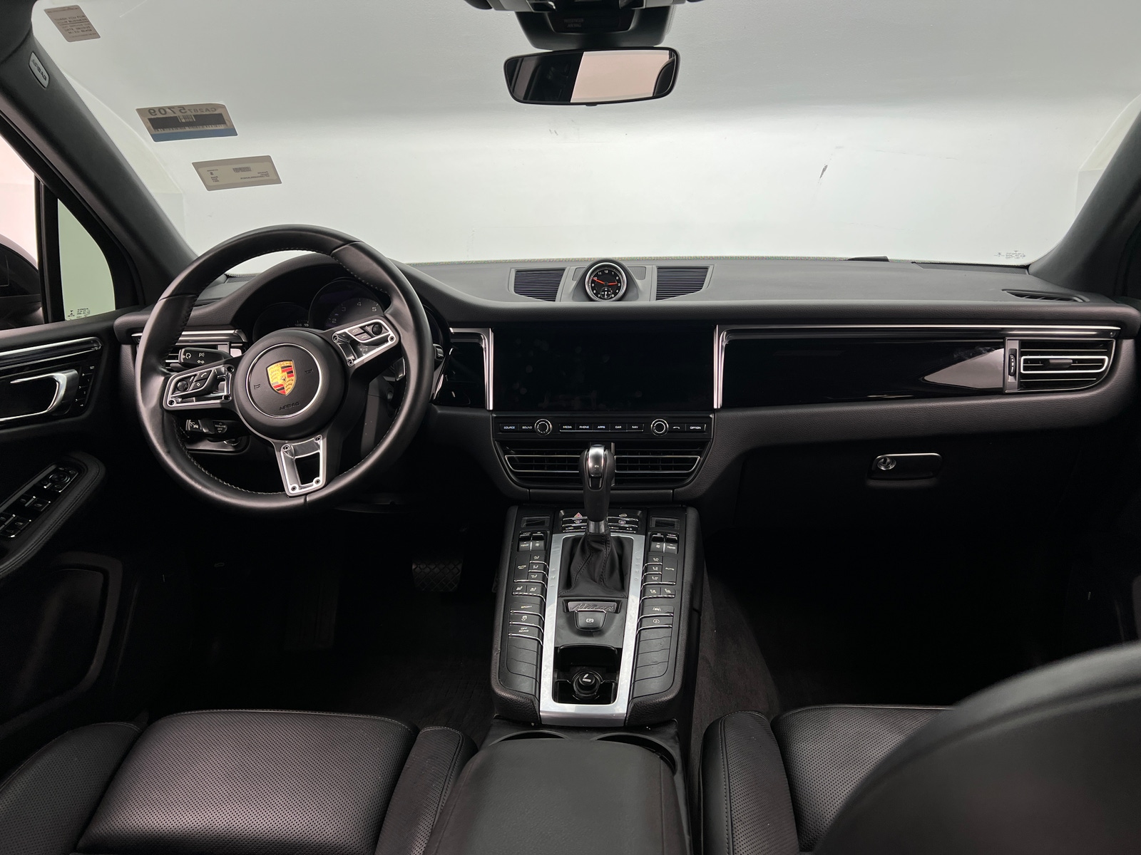Thumbnail: 2021 Porsche Macan - 3