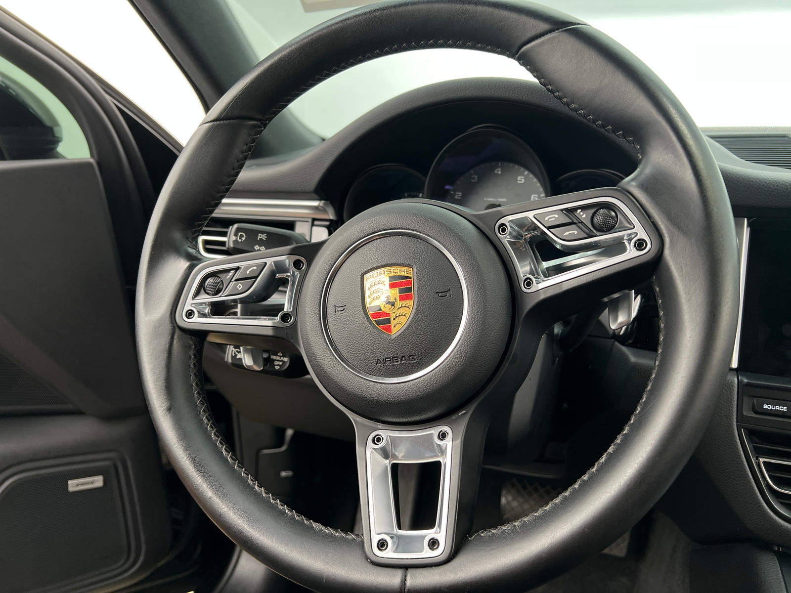 Thumbnail: 2021 Porsche Macan - 5