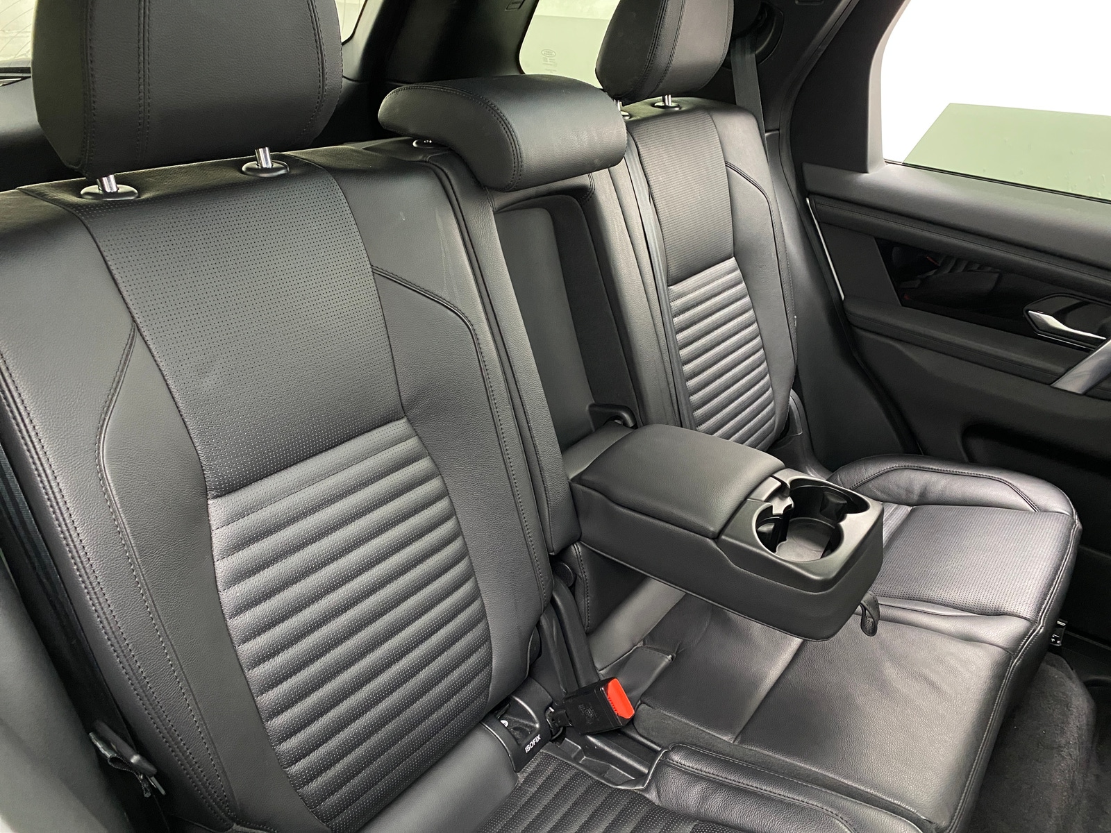 Thumbnail: 2020 Land Rover Discovery Sport - 5