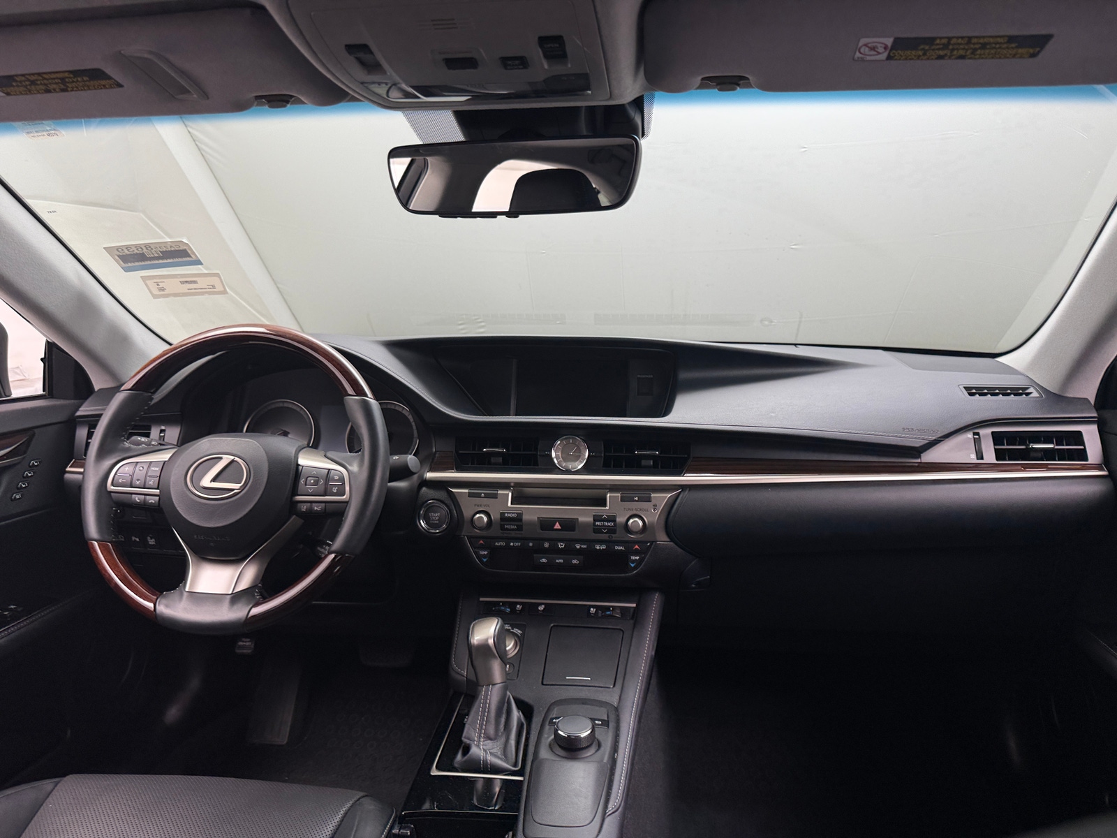 Thumbnail: 2017 Lexus ES - 2