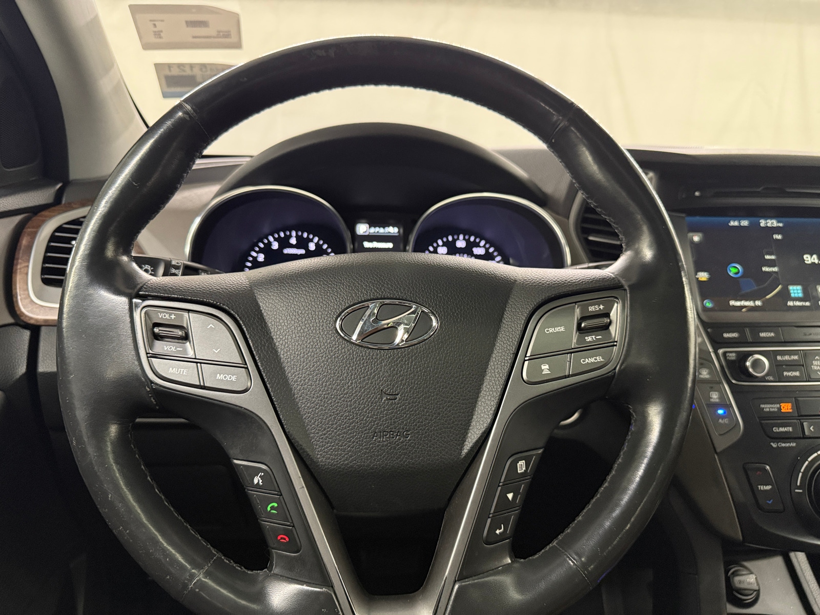 Thumbnail: 2017 Hyundai Santa Fe - 4