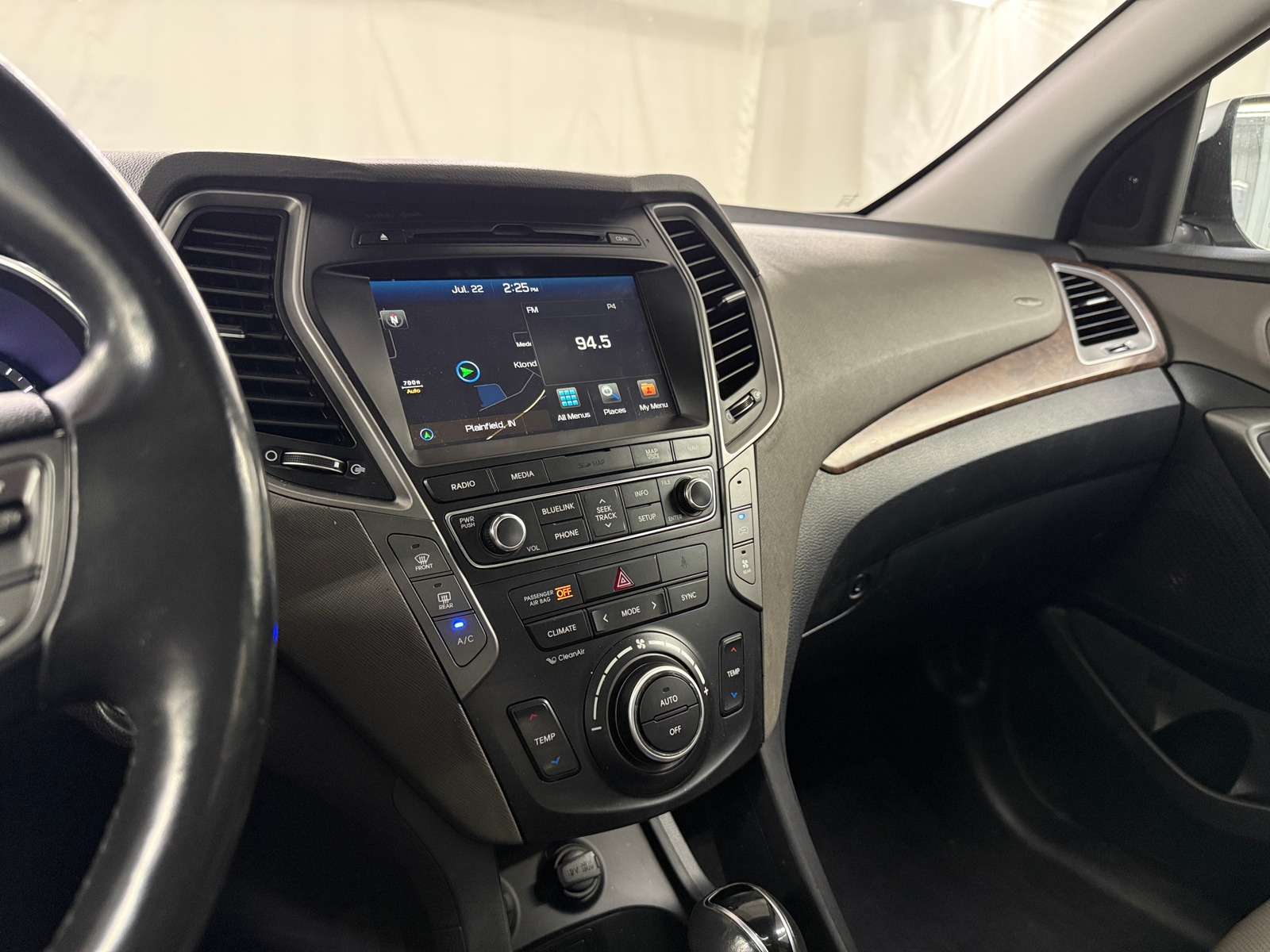Thumbnail: 2017 Hyundai Santa Fe - 3