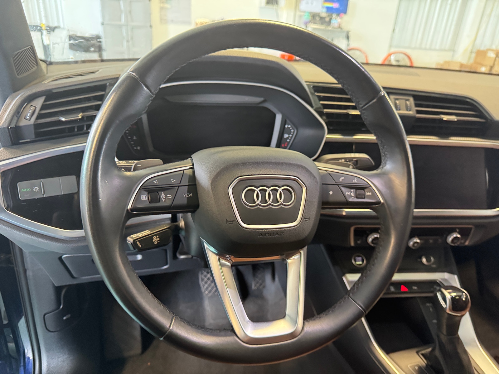 Thumbnail: 2022 Audi Q3 - 4