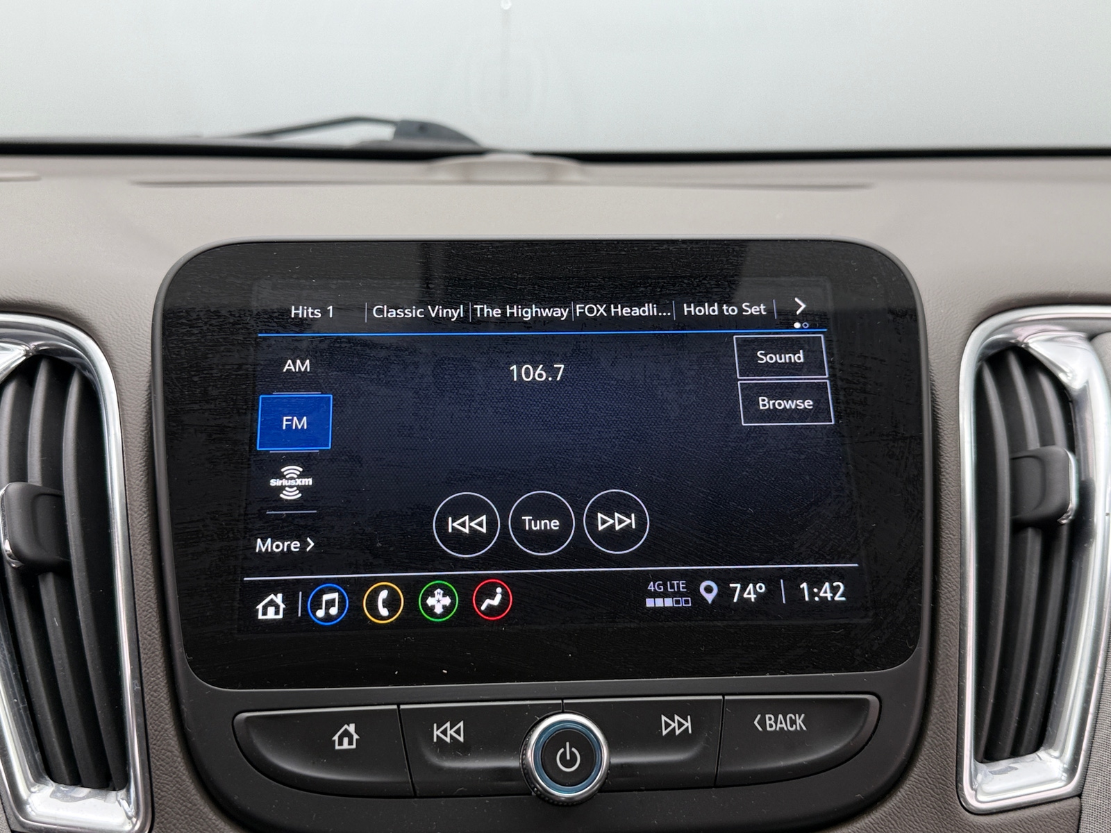 Thumbnail: 2021 Chevrolet Malibu - 4