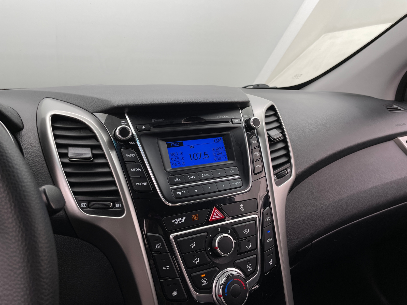 Thumbnail: 2016 Hyundai Elantra - 4