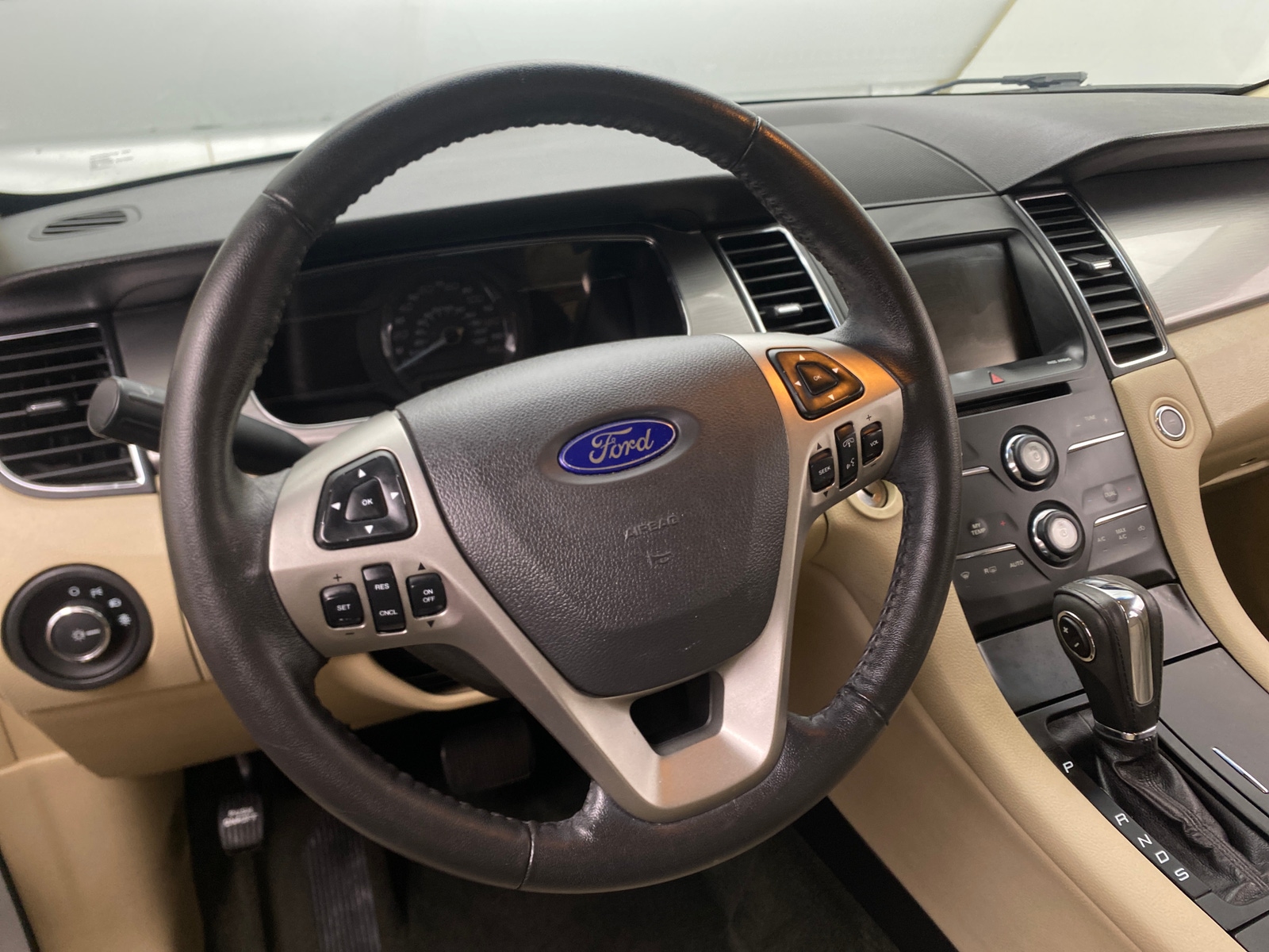 Thumbnail: 2014 Ford Taurus - 5