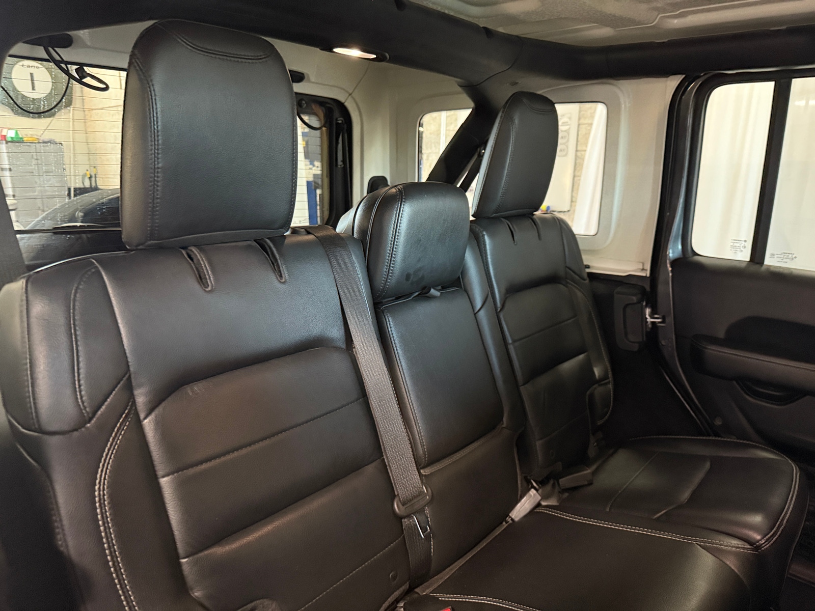 Thumbnail: 2019 Jeep Wrangler - 5