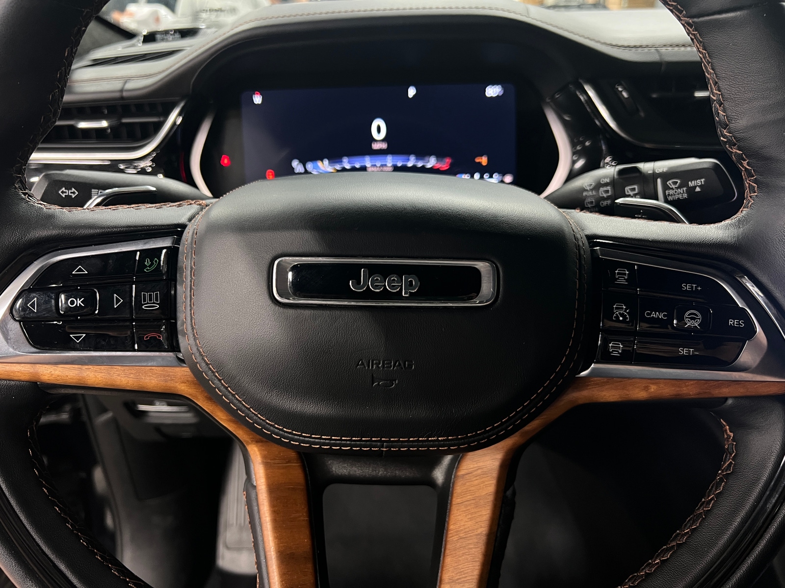 Thumbnail: 2023 Jeep Grand Cherokee - 4