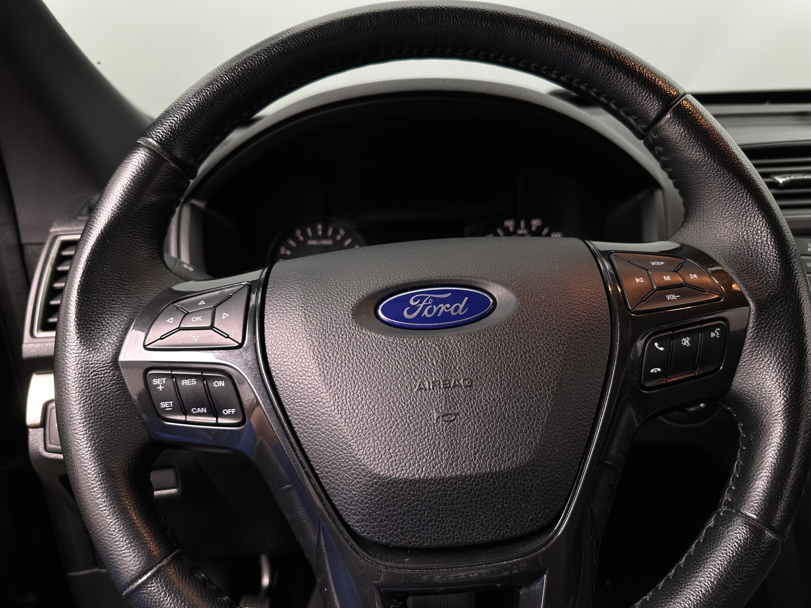 Thumbnail: 2019 Ford Explorer - 5
