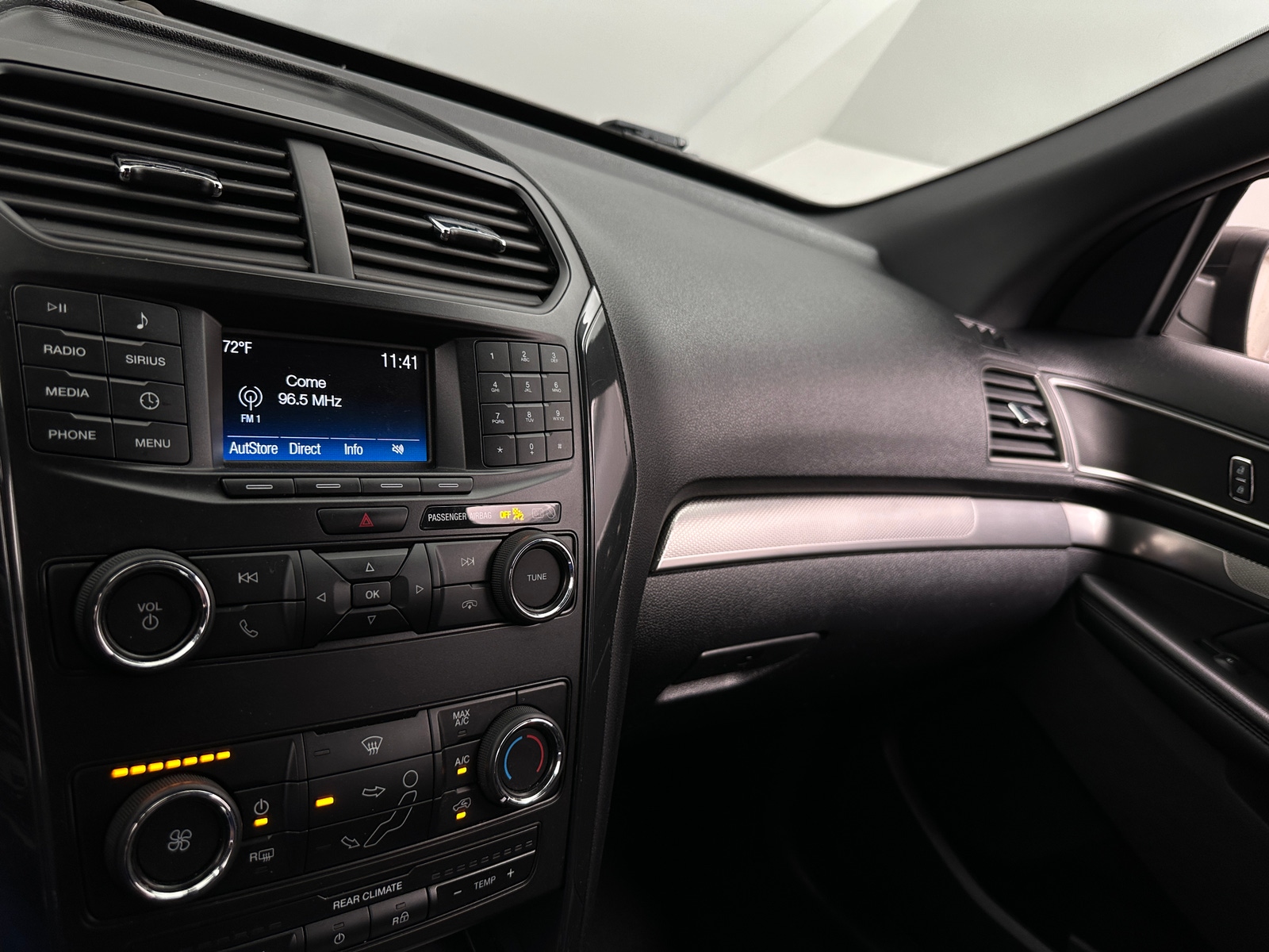 Thumbnail: 2019 Ford Explorer - 4