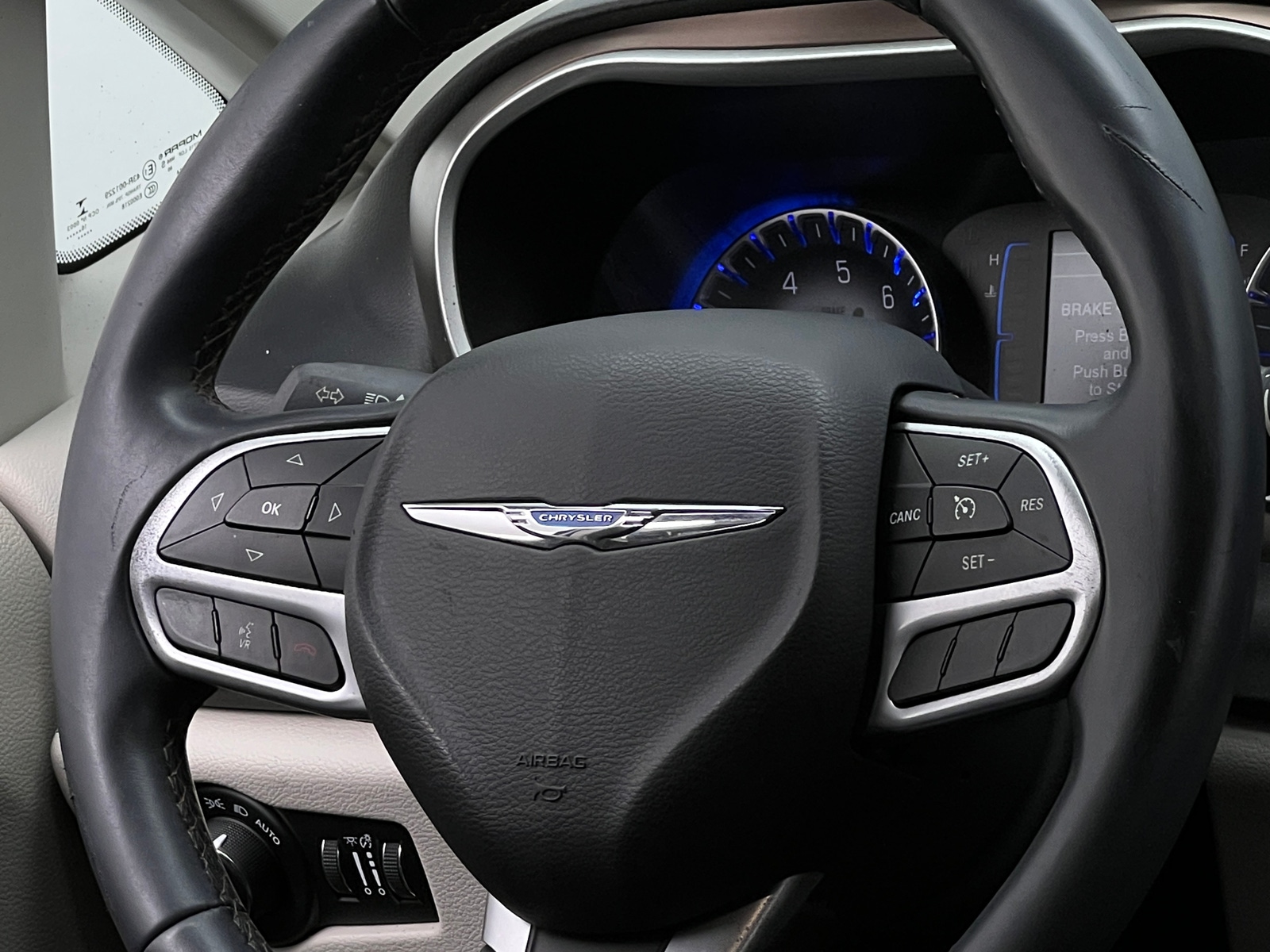 Thumbnail: 2017 Chrysler Pacifica - 4
