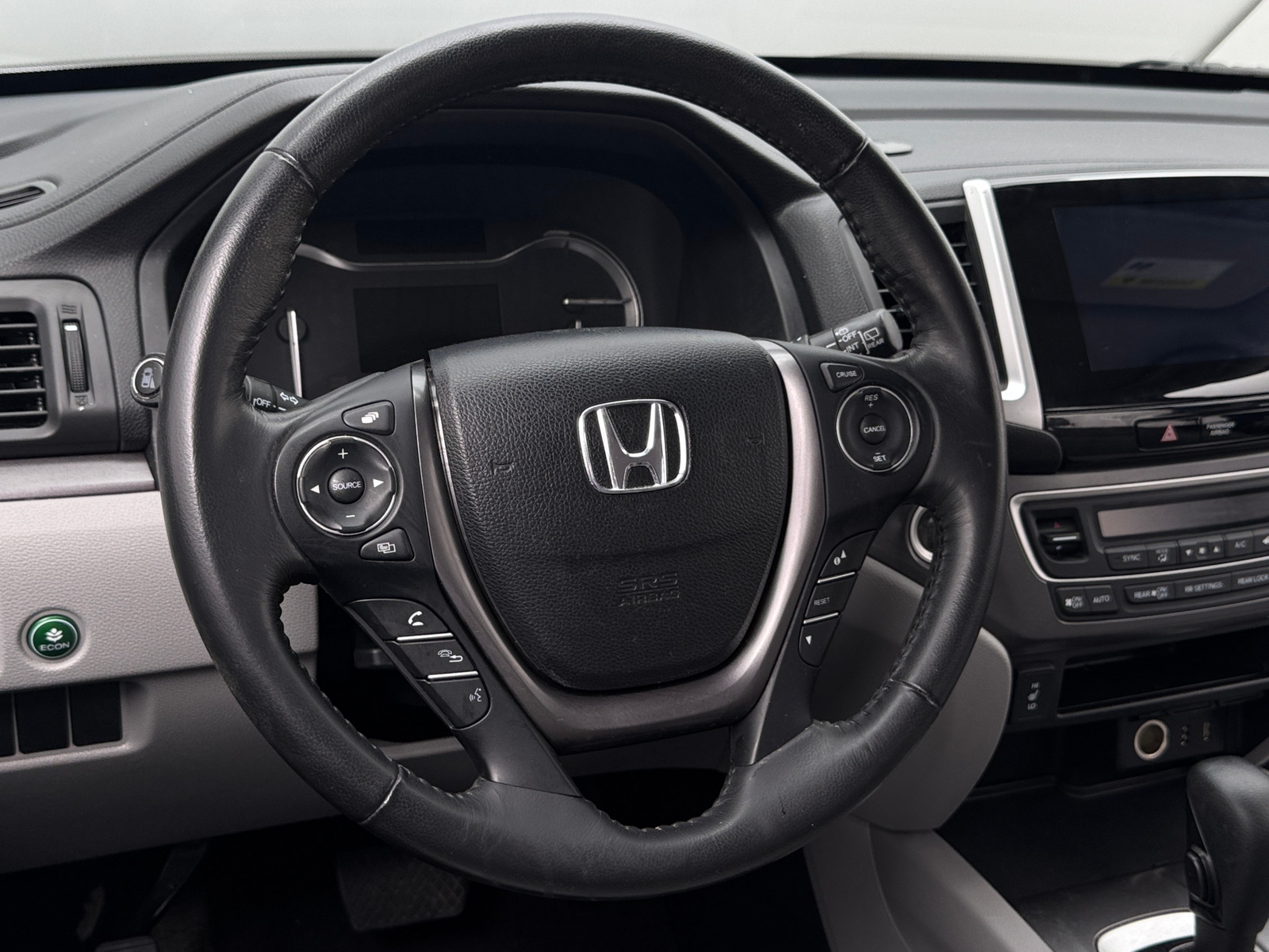 Thumbnail: 2017 Honda Pilot - 4