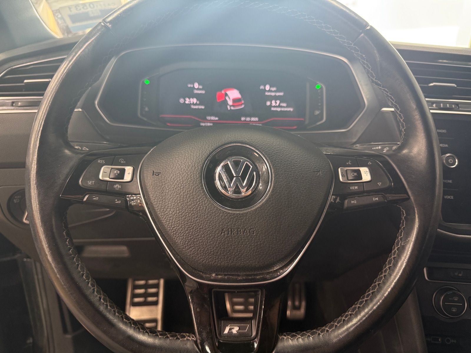 Thumbnail: 2020 Volkswagen Tiguan - 4